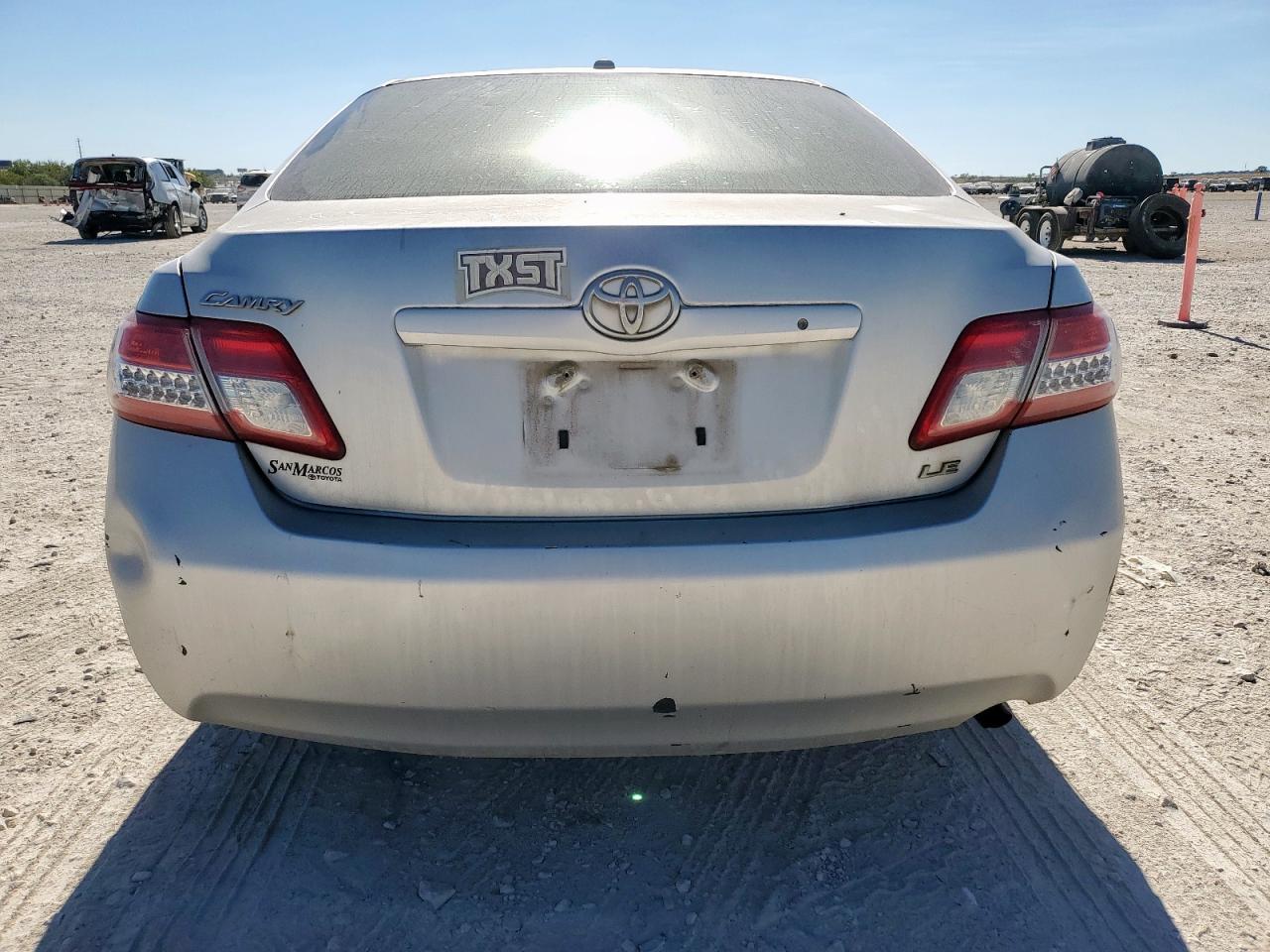 2011 Toyota Camry Base - Фото 6