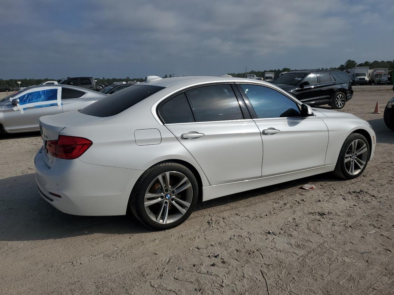 2018 BMW 330 I - Фото 3