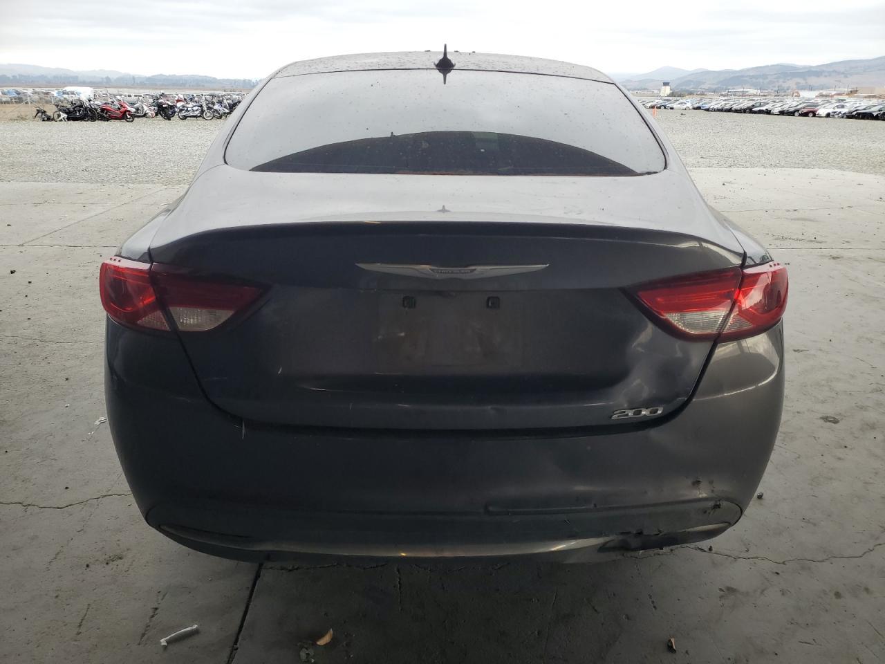 2016 Chrysler 200 Limited - Фото 6