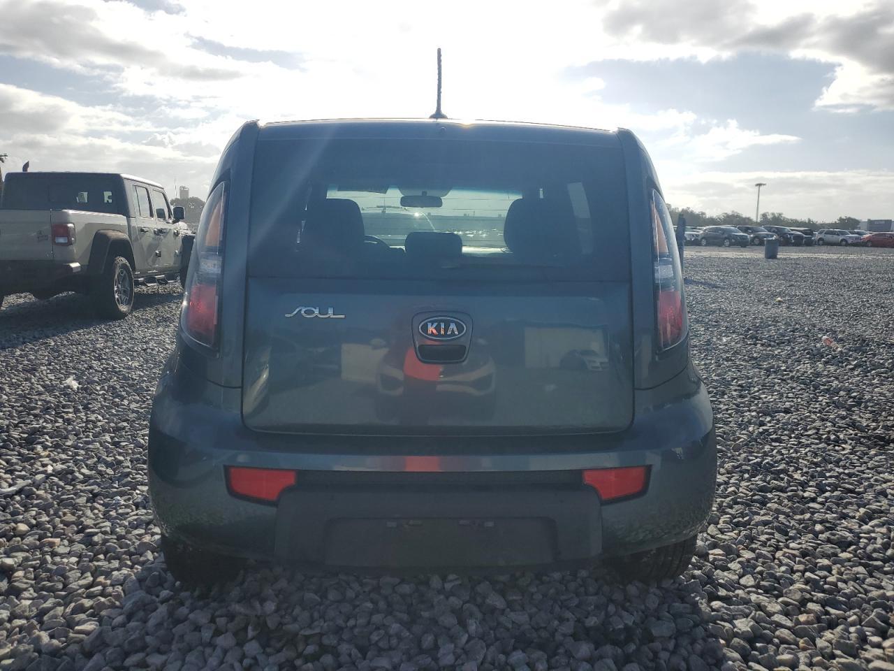2011 Kia Soul + - Image 6