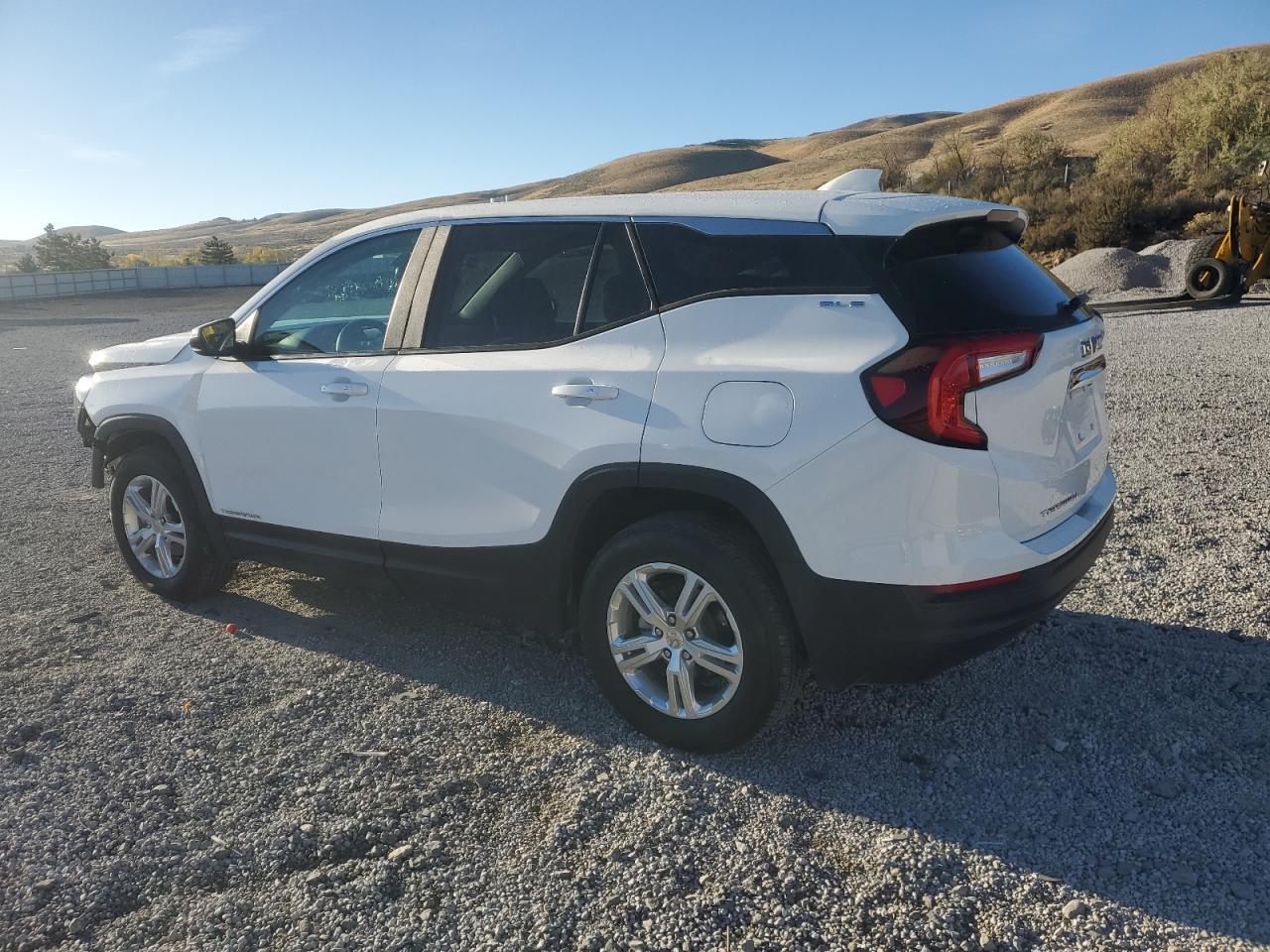 2024 GMC Terrain Sle - Image 2