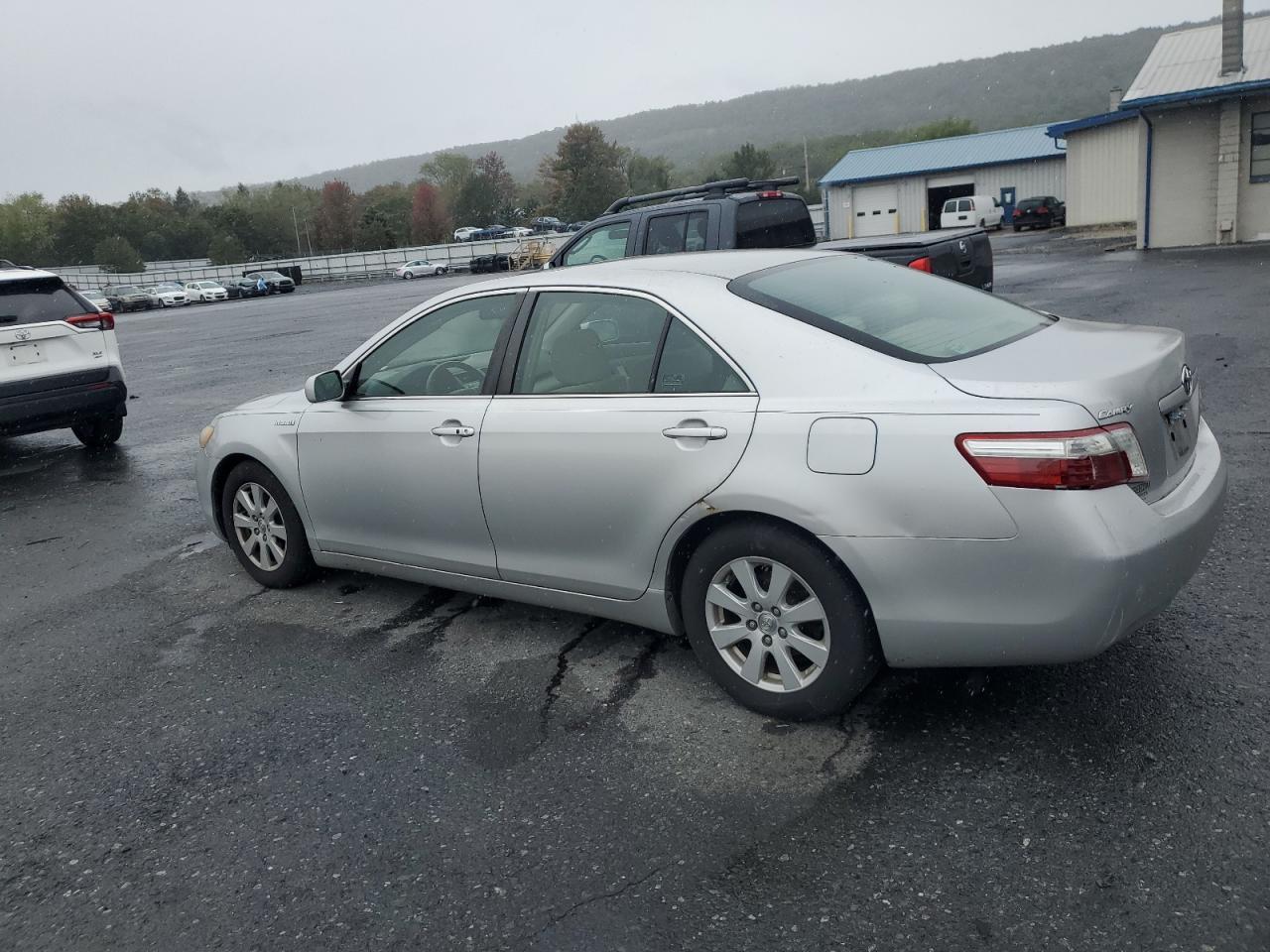 2009 Toyota Camry Hybrid - Image 2