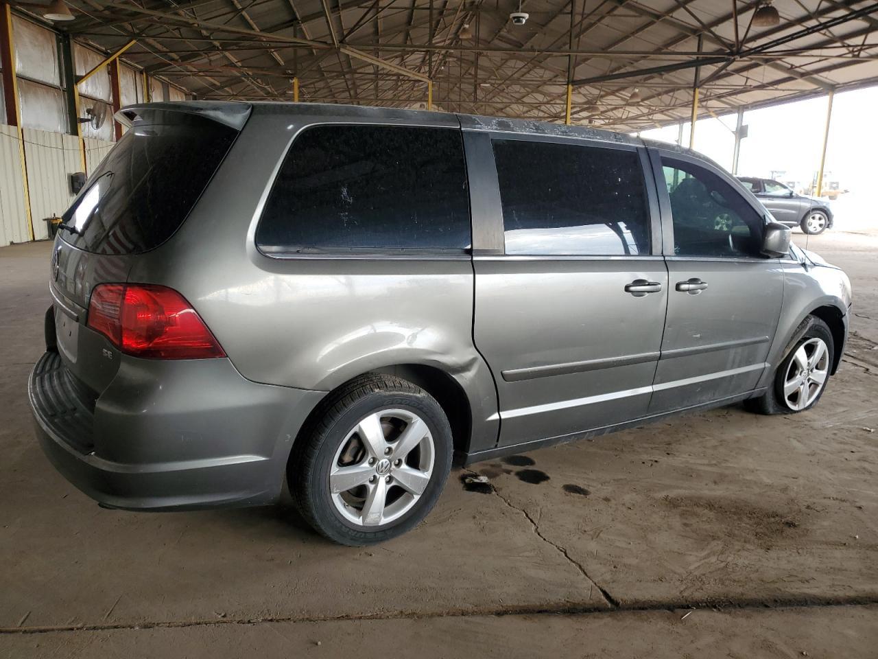 2010 Volkswagen Routan Se - Фото 3