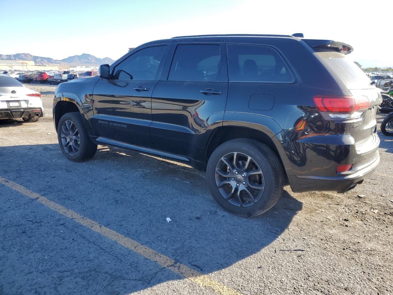 2020 Jeep Grand Cherokee Overland - Фото 2