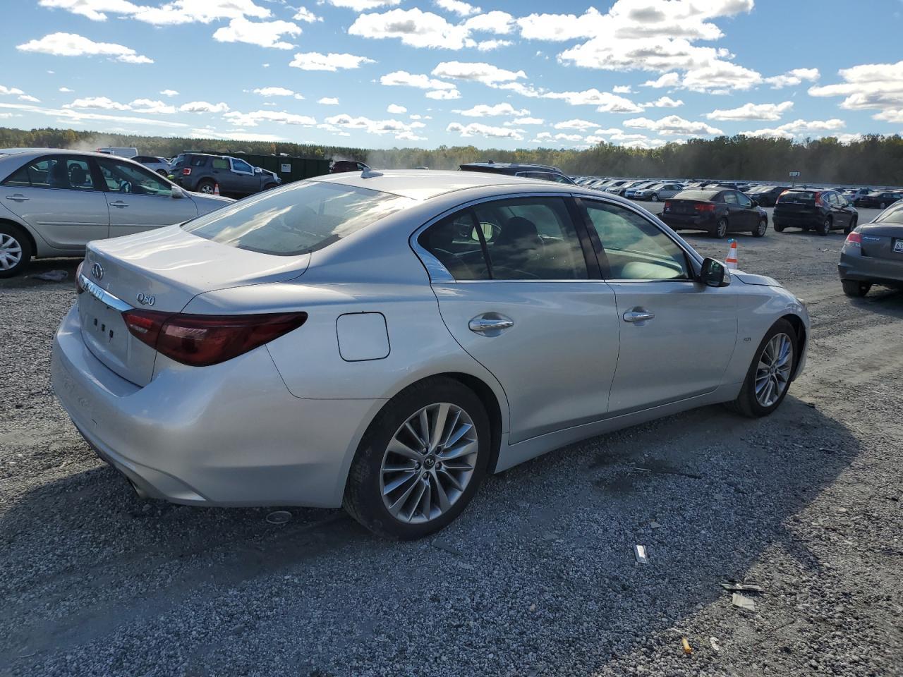 2018 Infiniti Q50 Luxe - Image 3