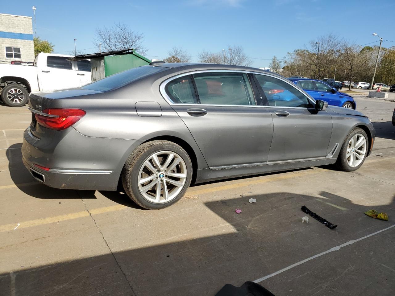 2016 BMW 750 Xi - Фото 3
