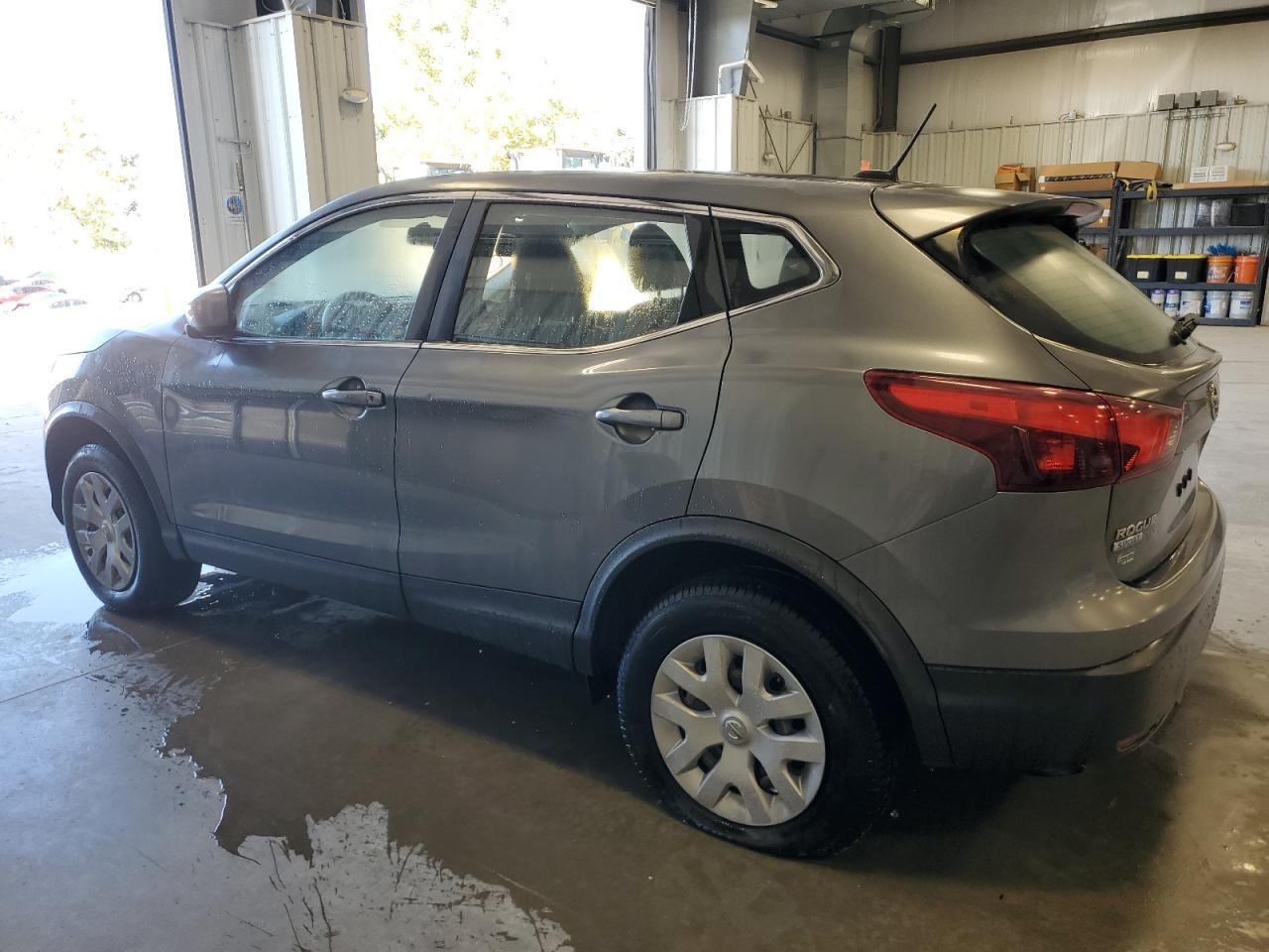 2019 Nissan Rogue Sport S - Фото 2