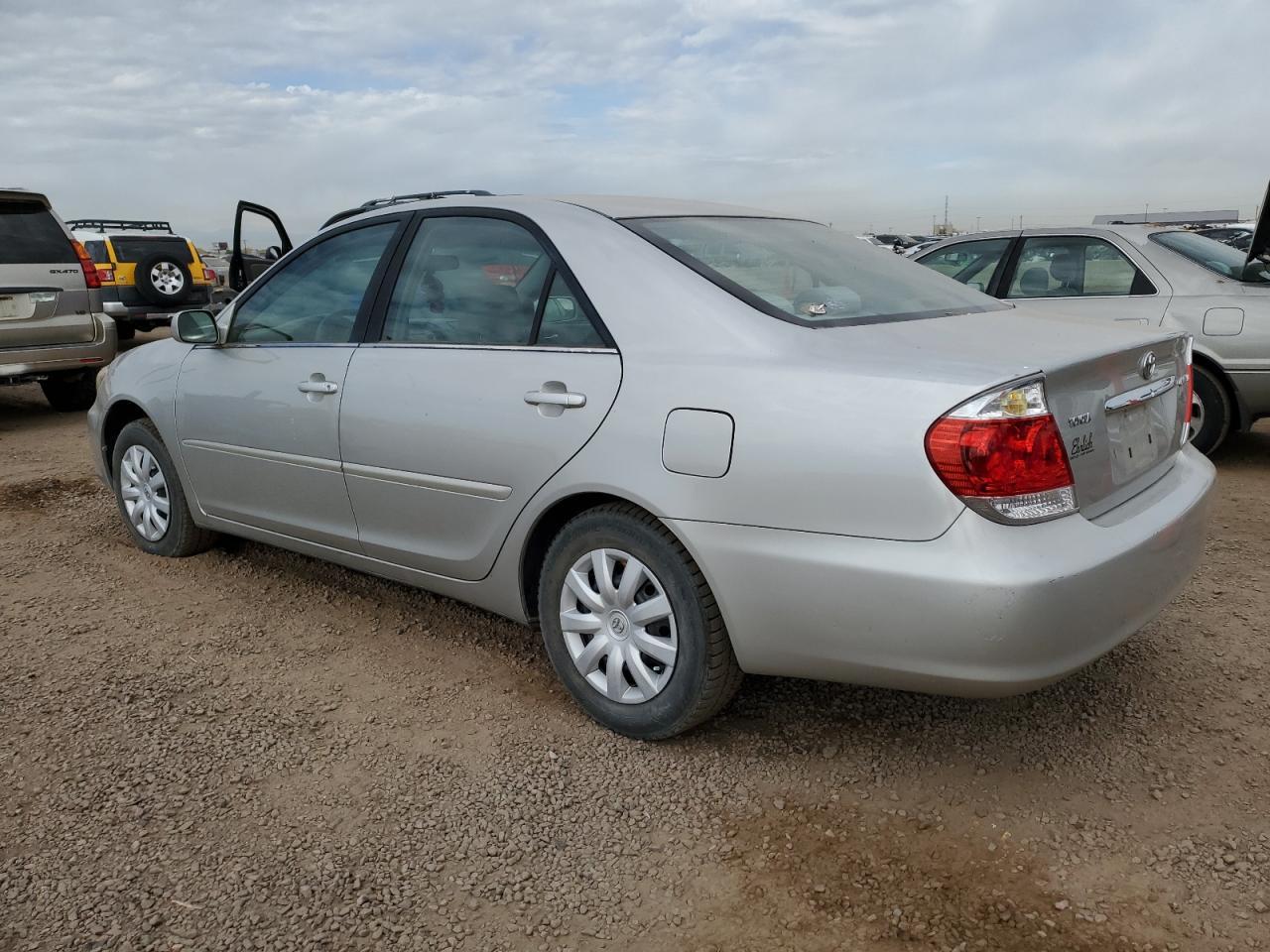 2005 Toyota Camry Le - Image 2