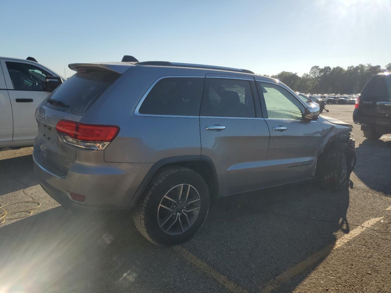 2019 Jeep Grand Cherokee Limited - Image 3