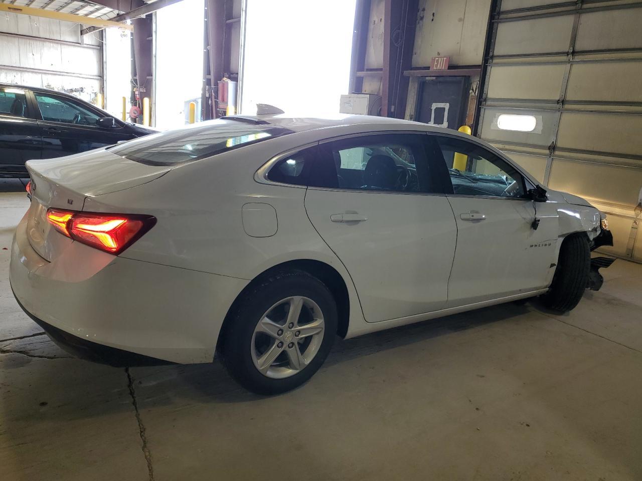 2022 Chevrolet Malibu Lt - Image 3