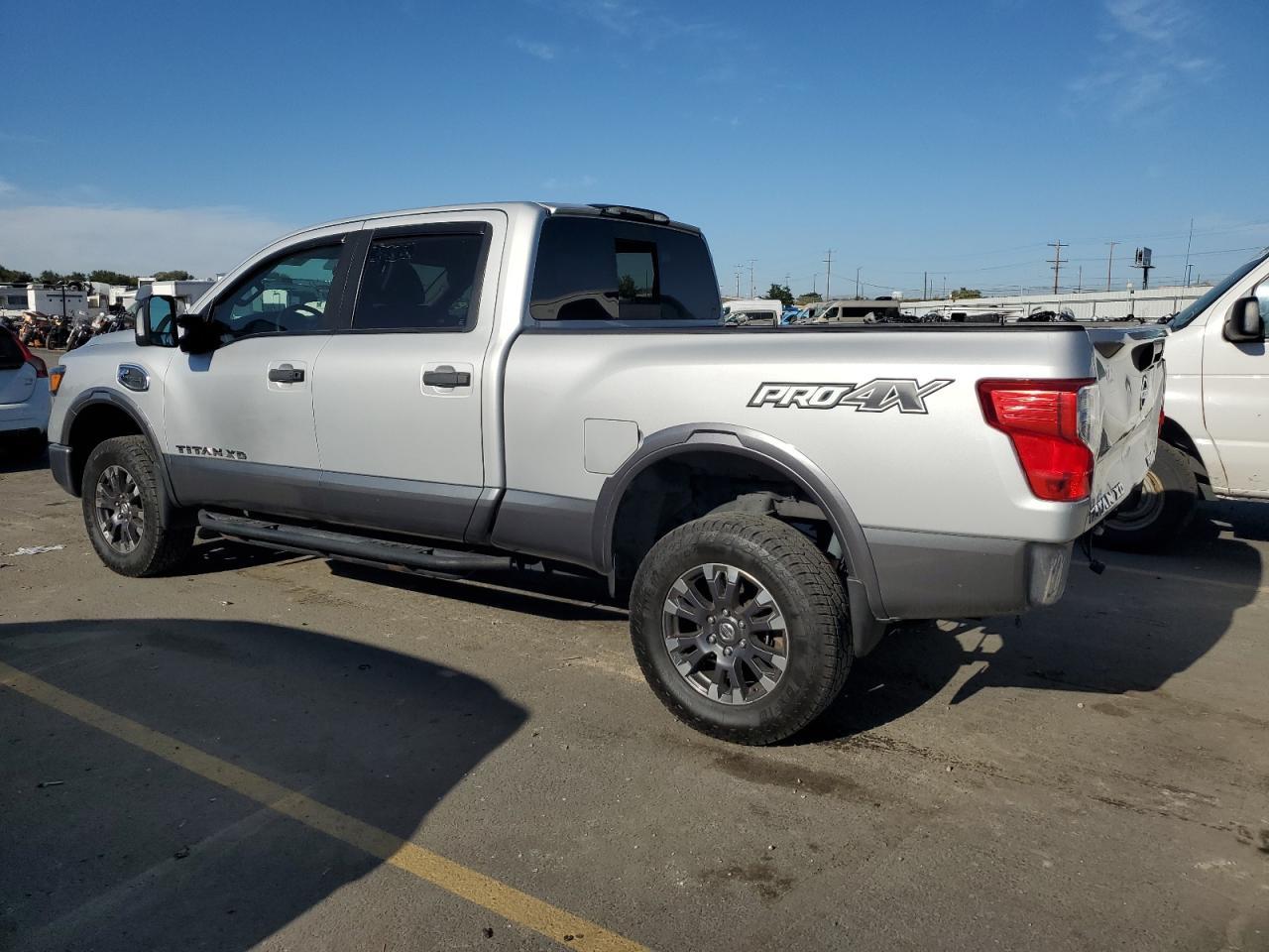 2018 Nissan Titan Xd Sl - Фото 2