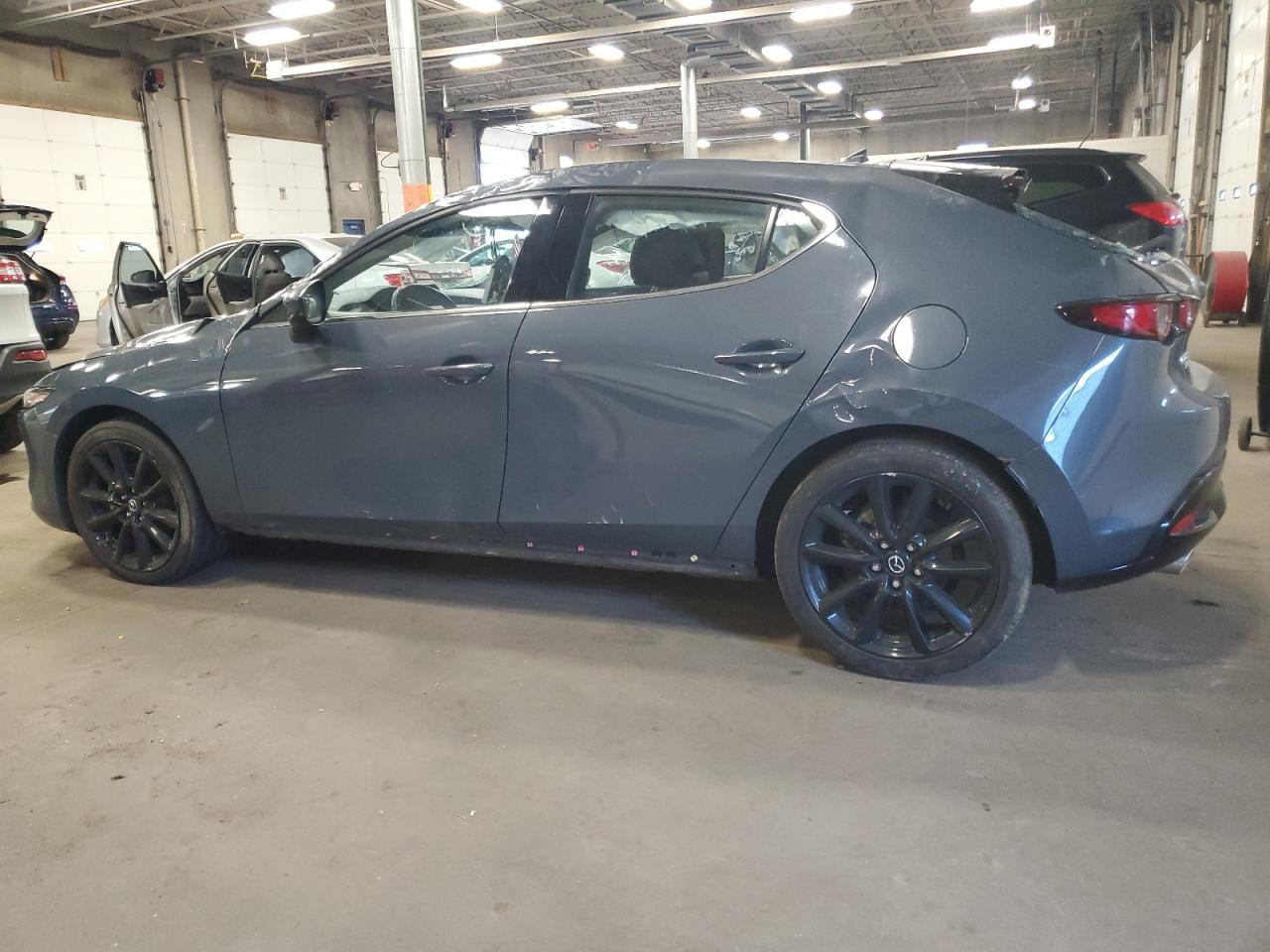 2021 Mazda 3 Premium - Image 2