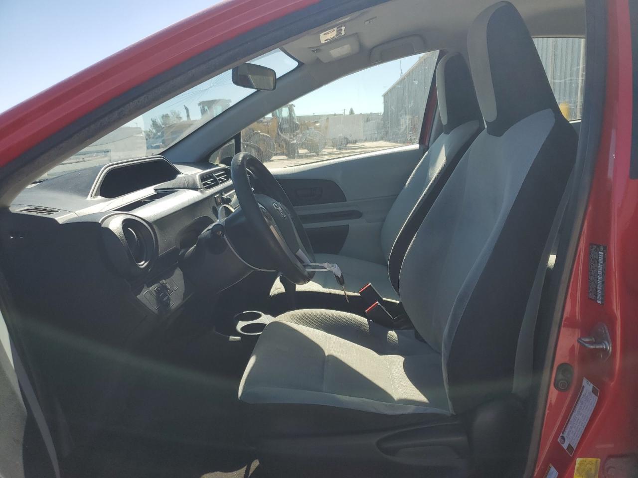 2012 Toyota Prius C - Image 7