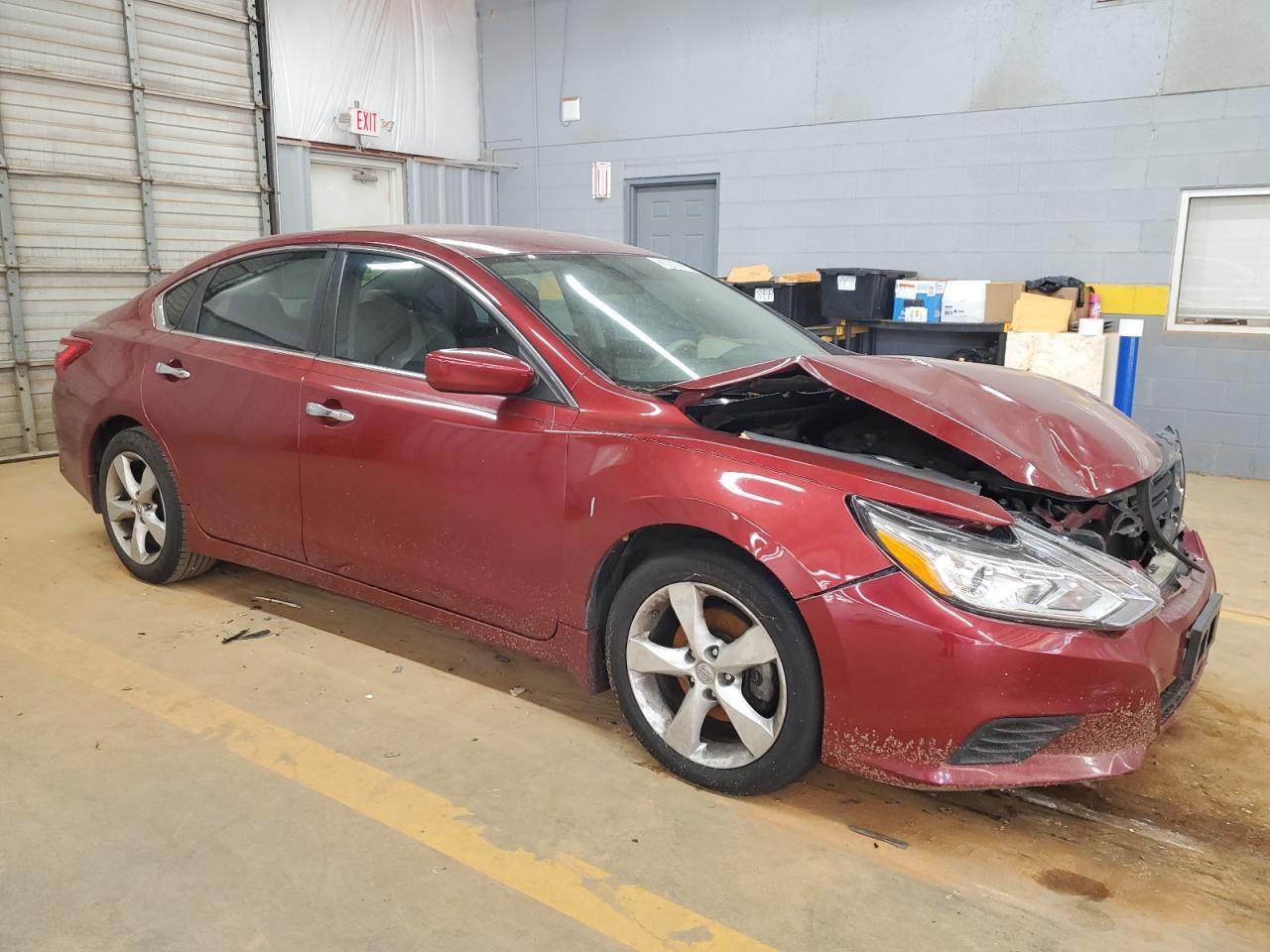 2016 Nissan Altima 2.5 - Image 4