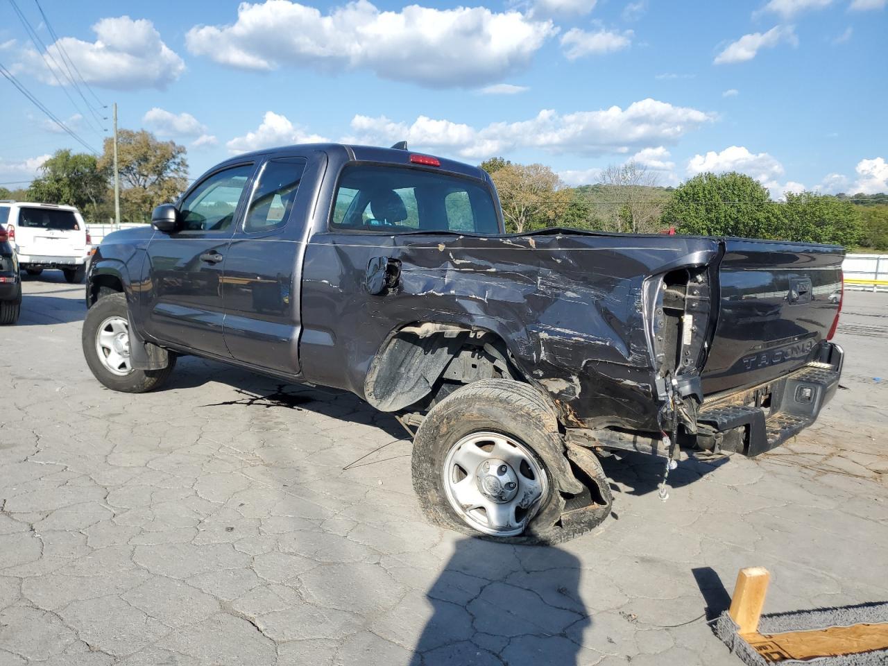 2018 Toyota Tacoma Access Cab - Фото 2