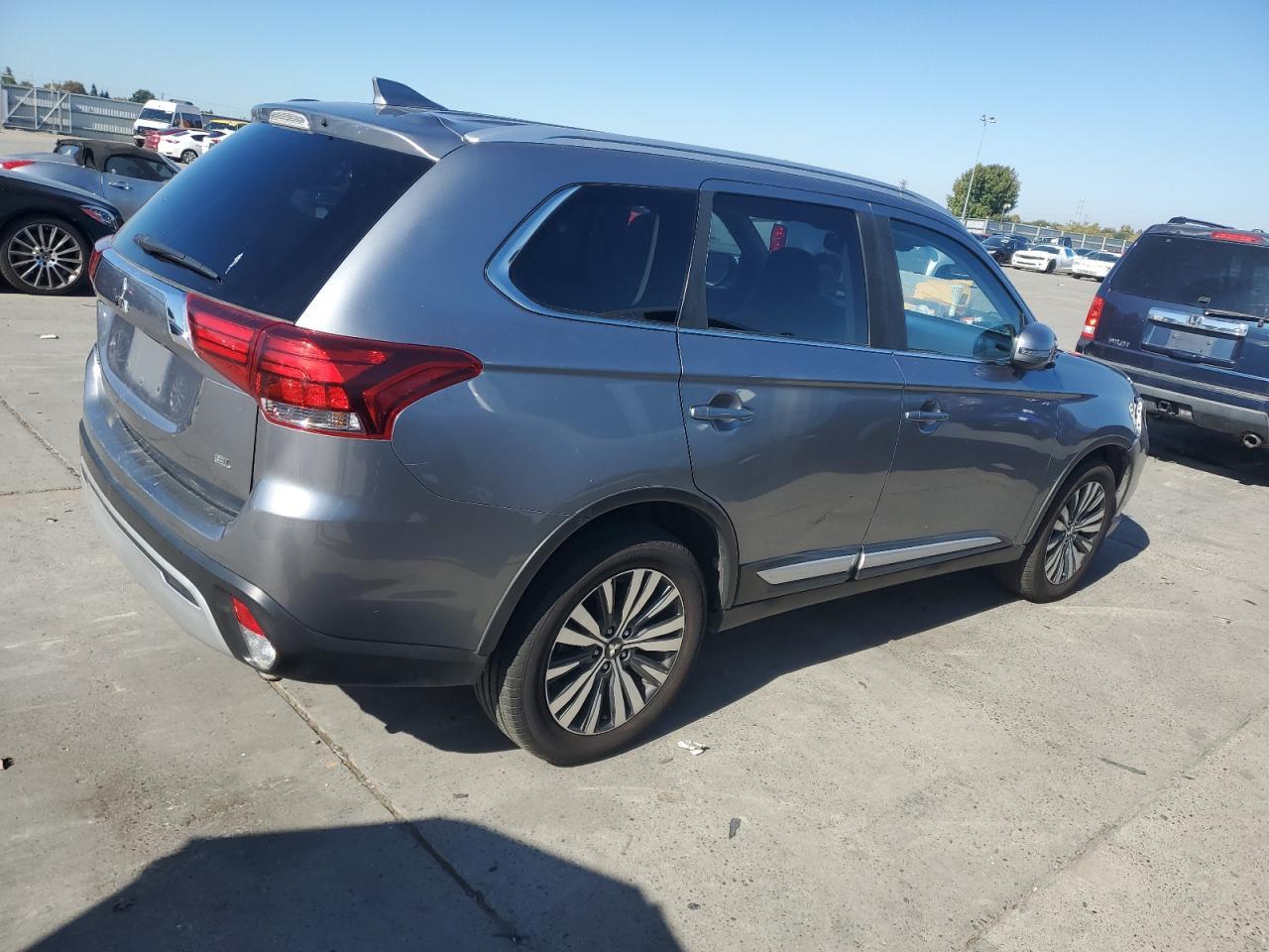 2020 Mitsubishi Outlander Se - Фото 3