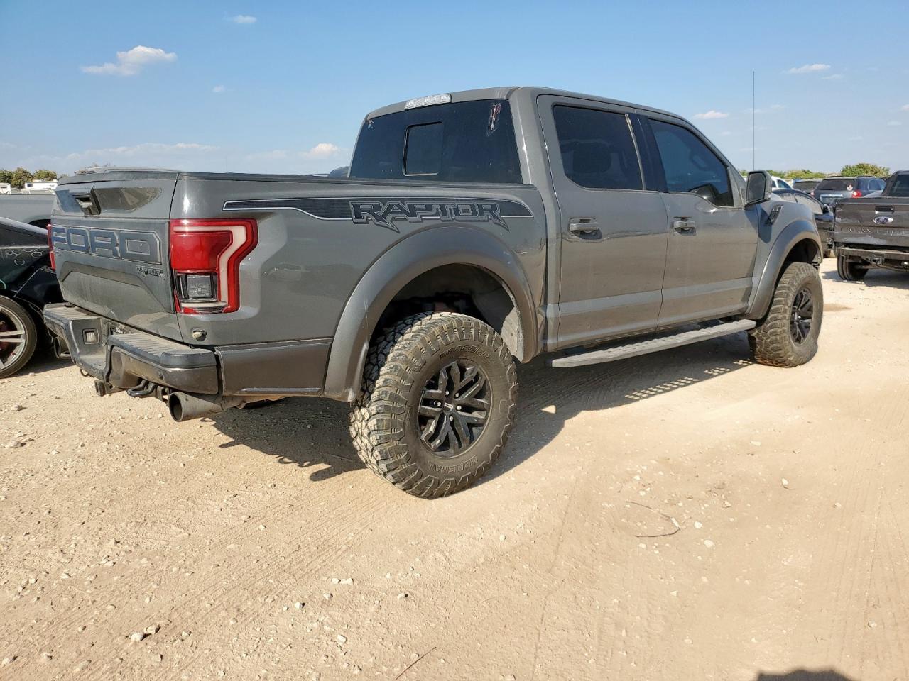 2020 Ford F150 Raptor - Фото 3