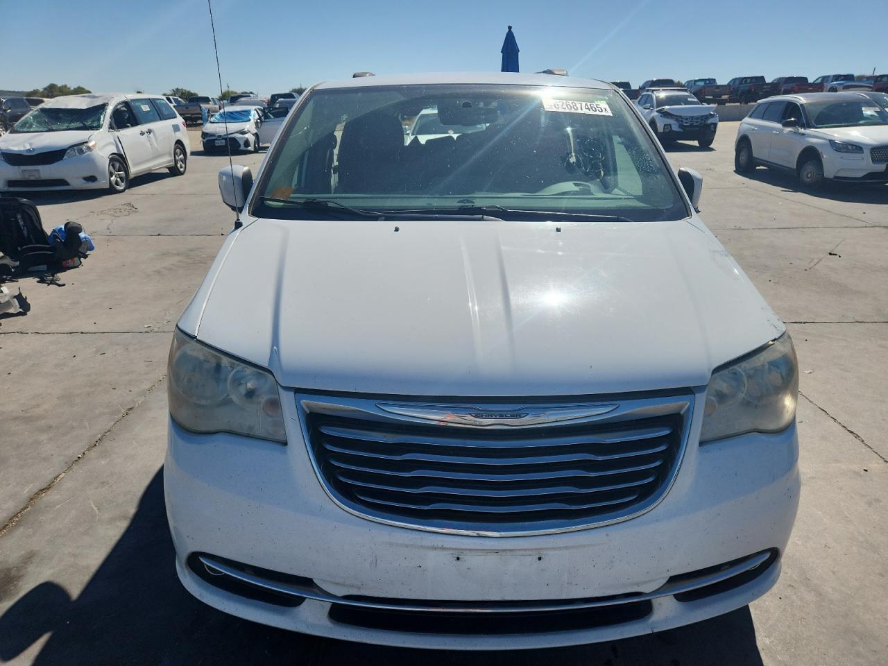 2014 Chrysler Town & Country Touring - Фото 5