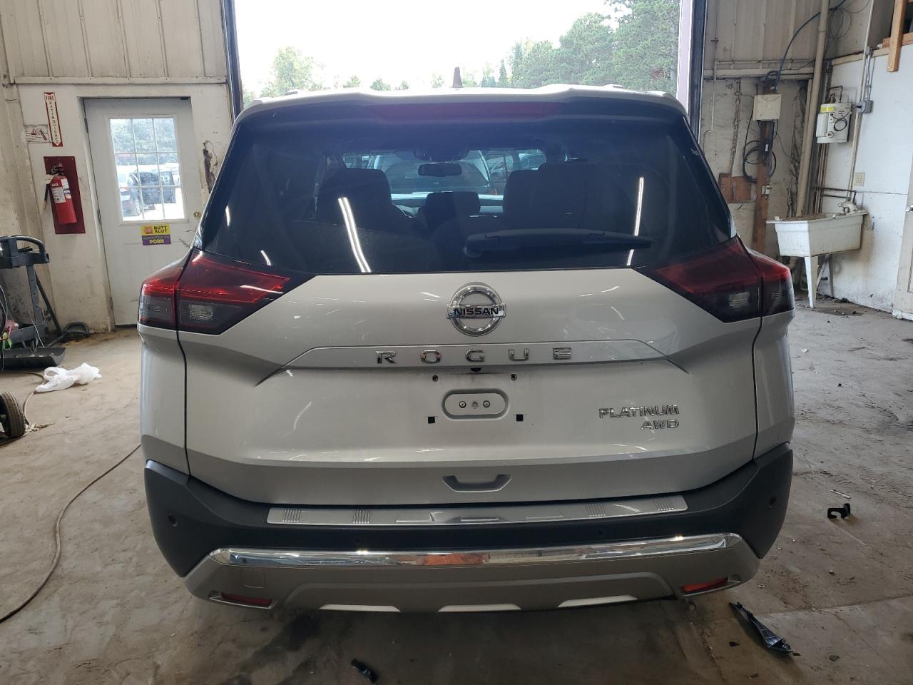 2021 Nissan Rogue Platinum - Фото 6