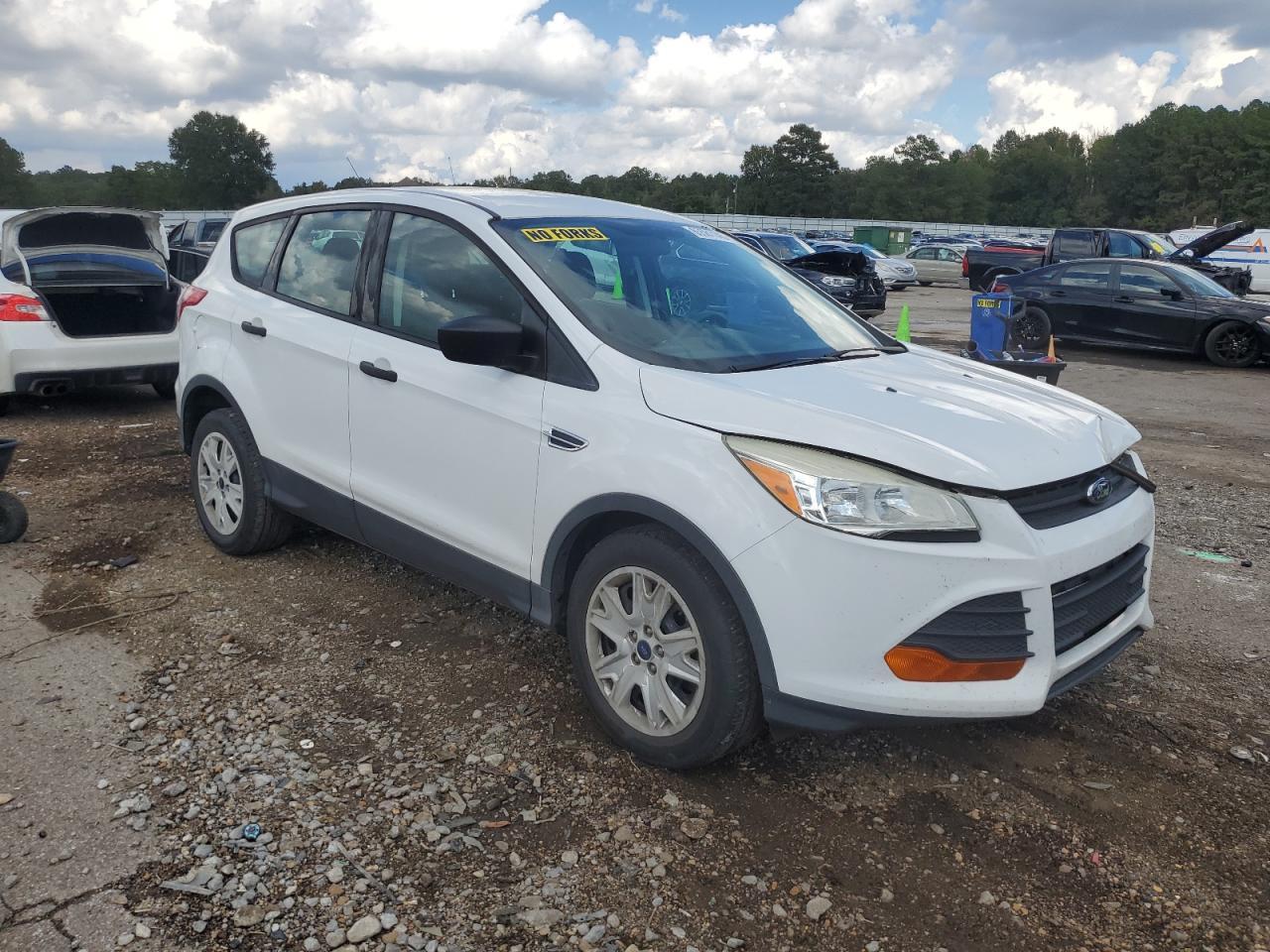 2015 Ford Escape S - Фото 4