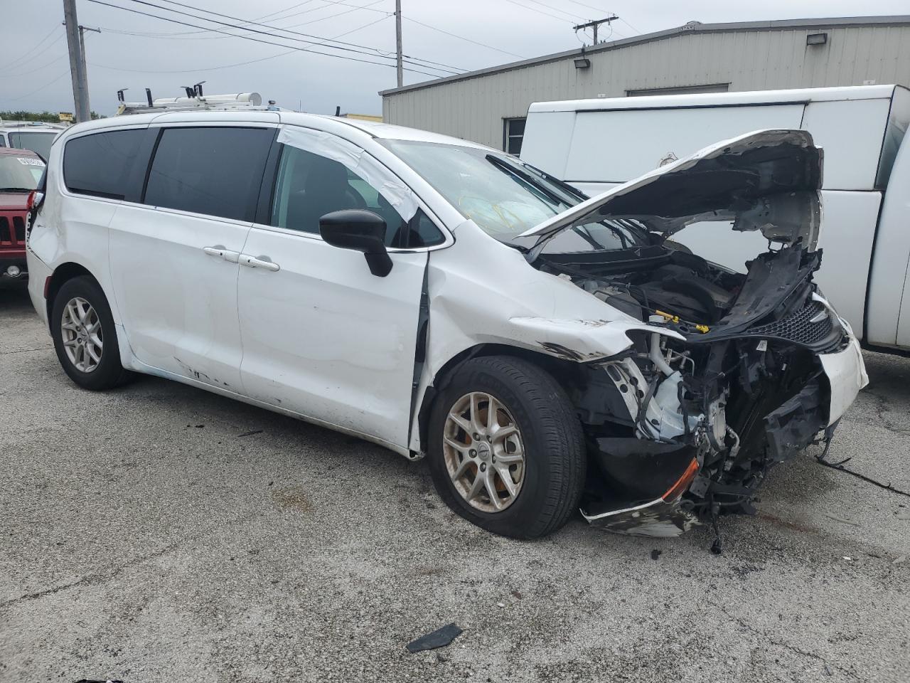 2024 Chrysler Voyager Lx - Image 4