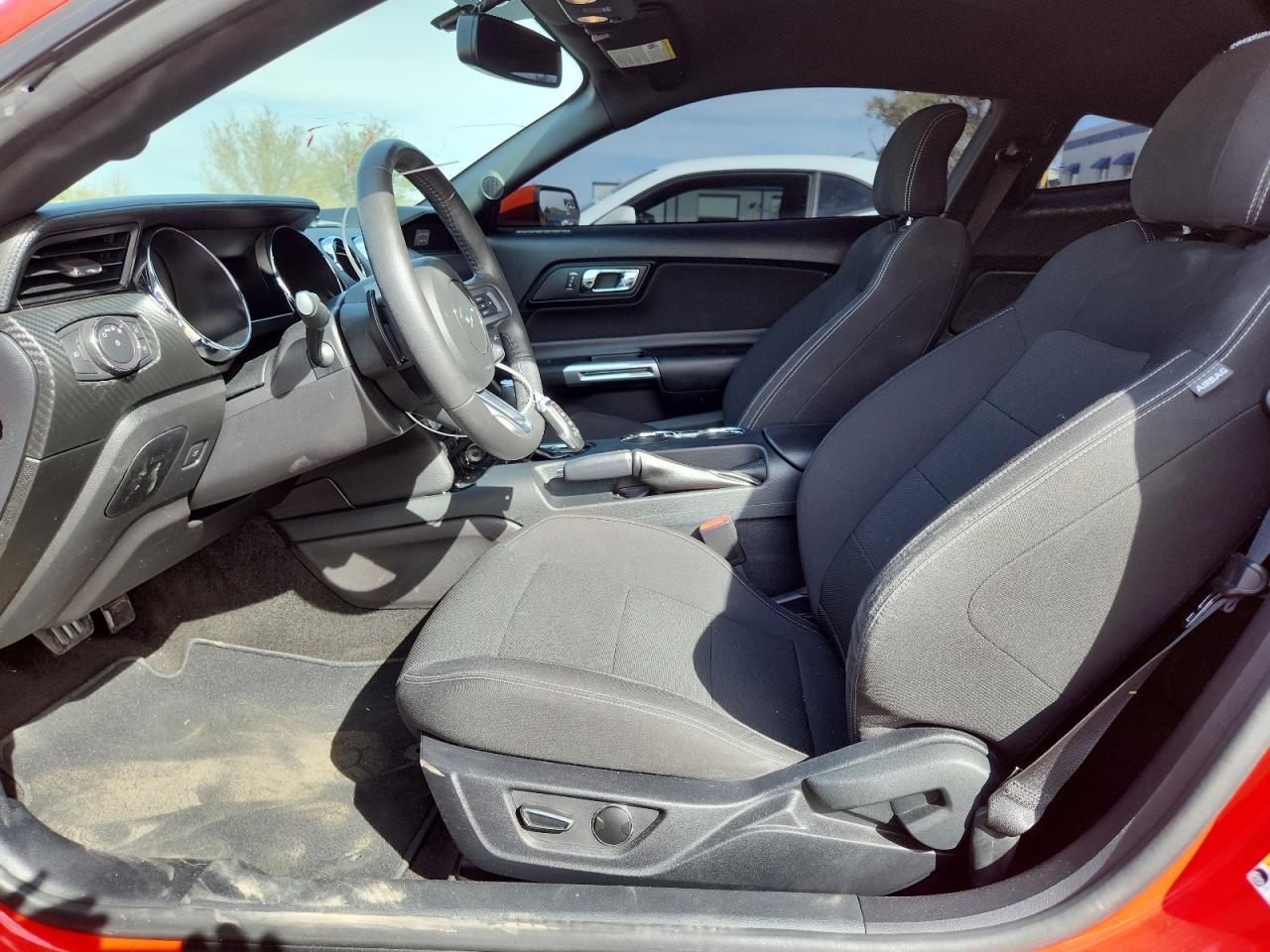 2015 Ford Mustang - Фото 7