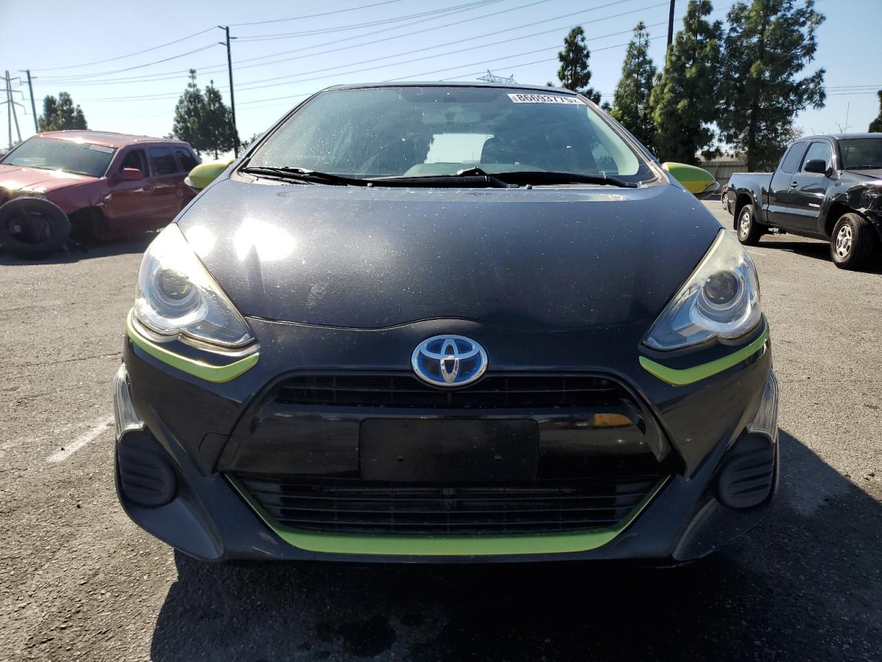 2016 Toyota Prius C - Image 5