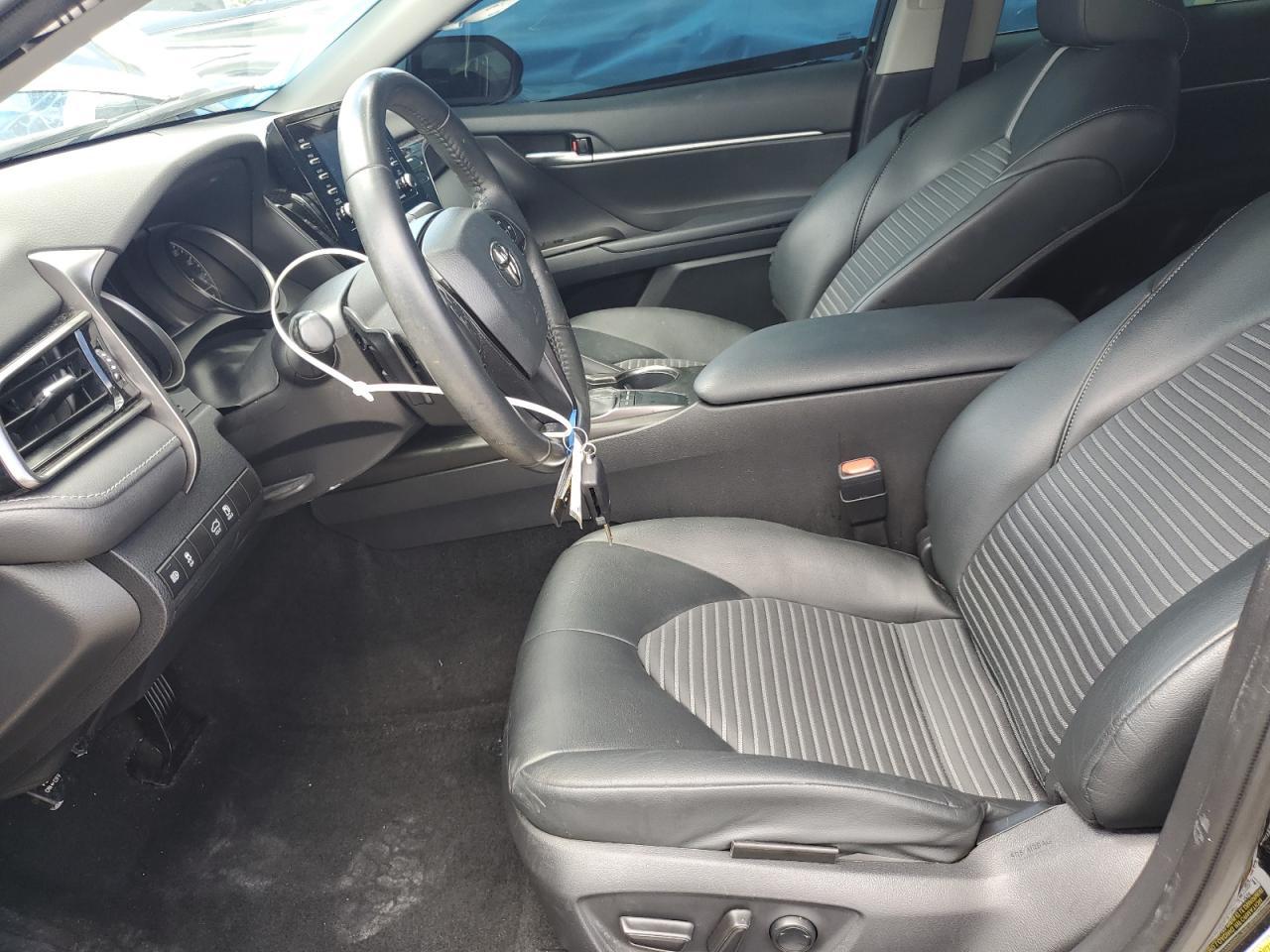 2022 Toyota Camry Se - Image 7