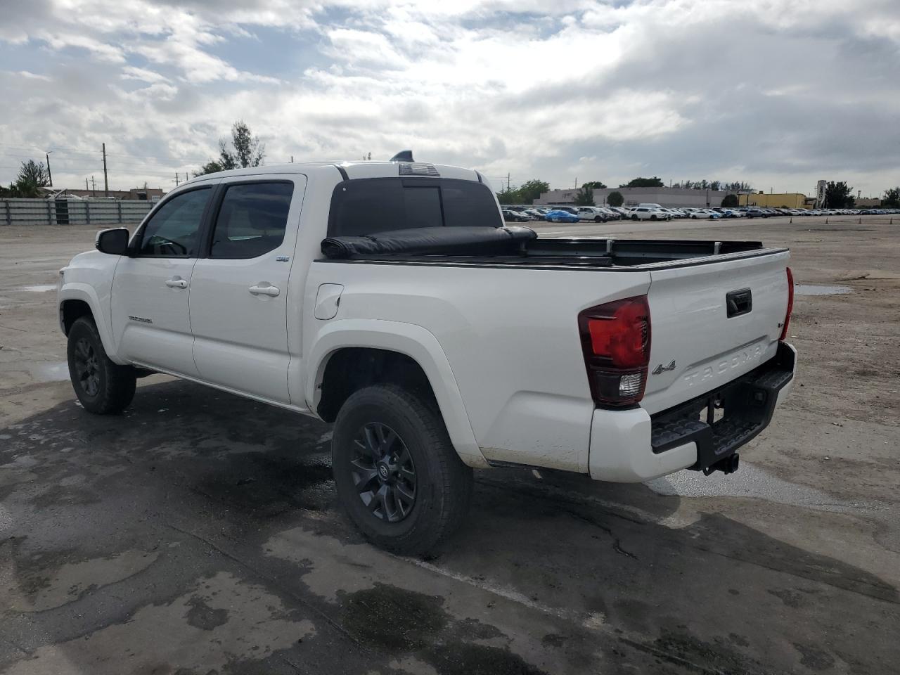 2023 Toyota Tacoma Double Cab - Image 2
