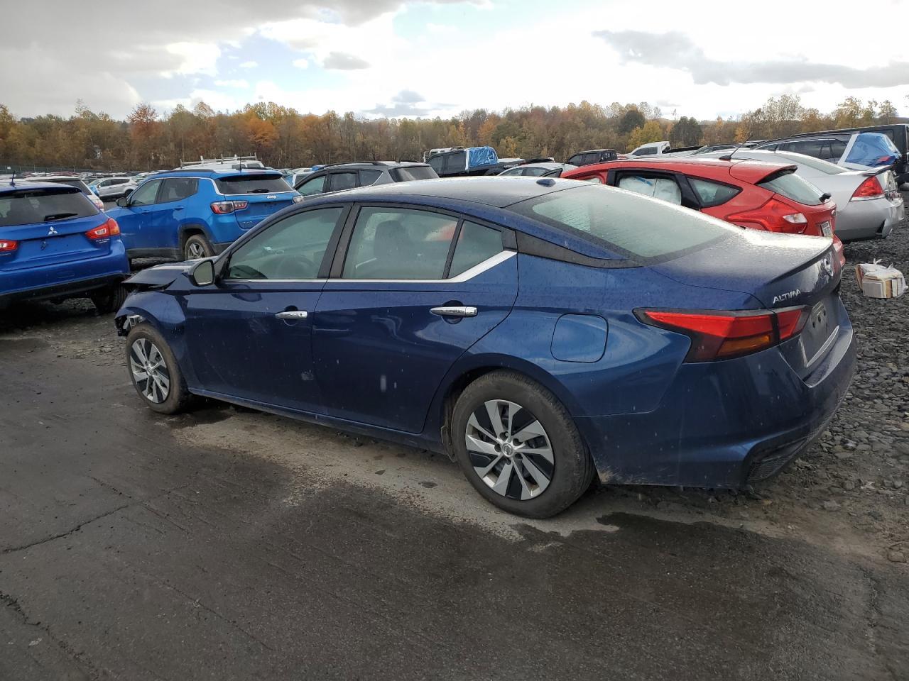 2019 Nissan Altima S - Фото 2