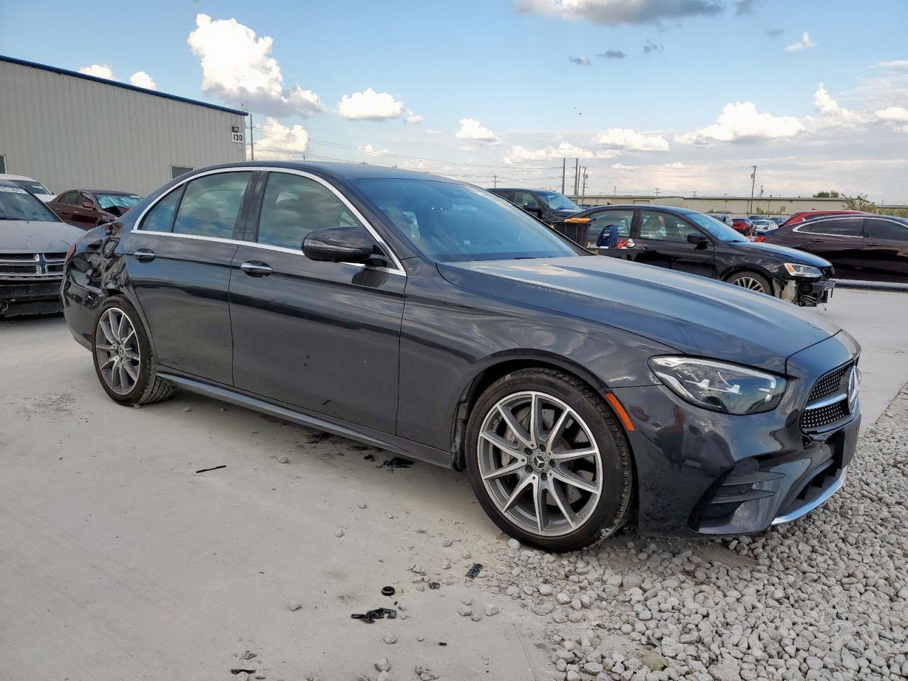 2022 Mercedes-Benz E 350 - Image 4