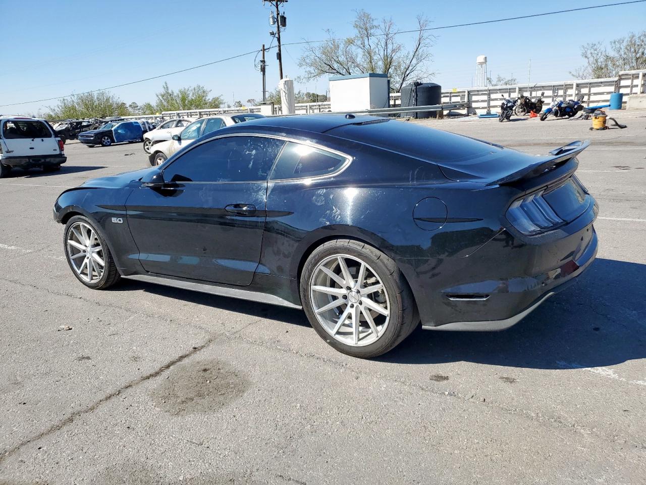 2019 Ford Mustang Gt - Фото 2