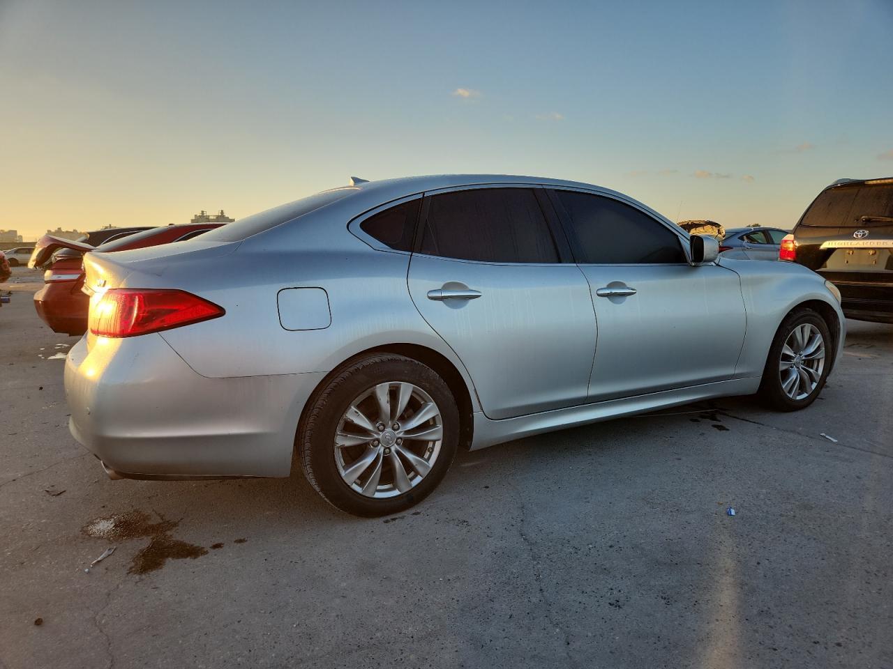 2013 Infiniti M37 - Image 3