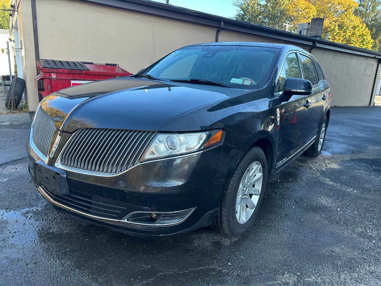 2015 Lincoln Mkt - Image 2
