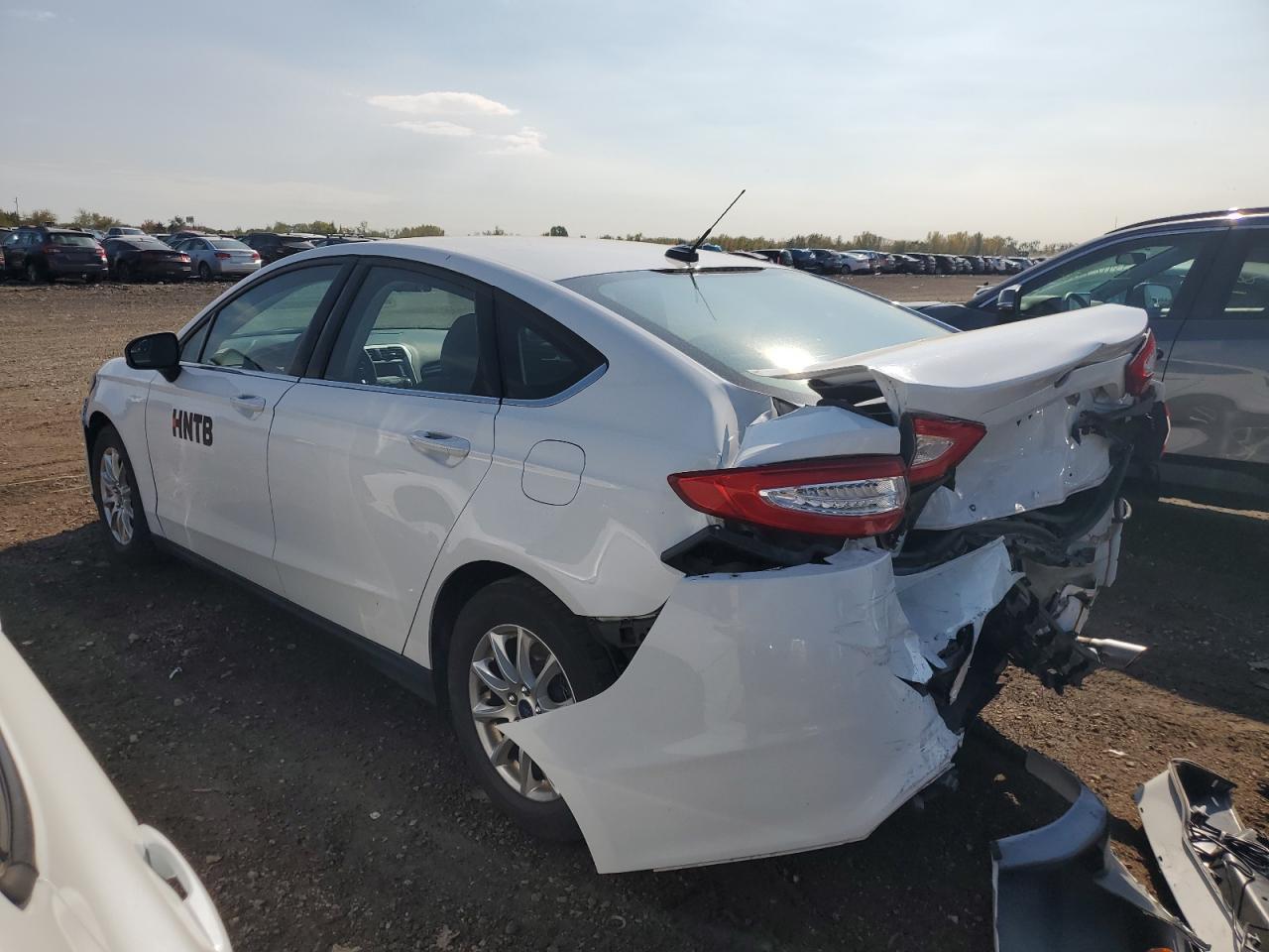 2016 Ford Fusion S - Фото 2