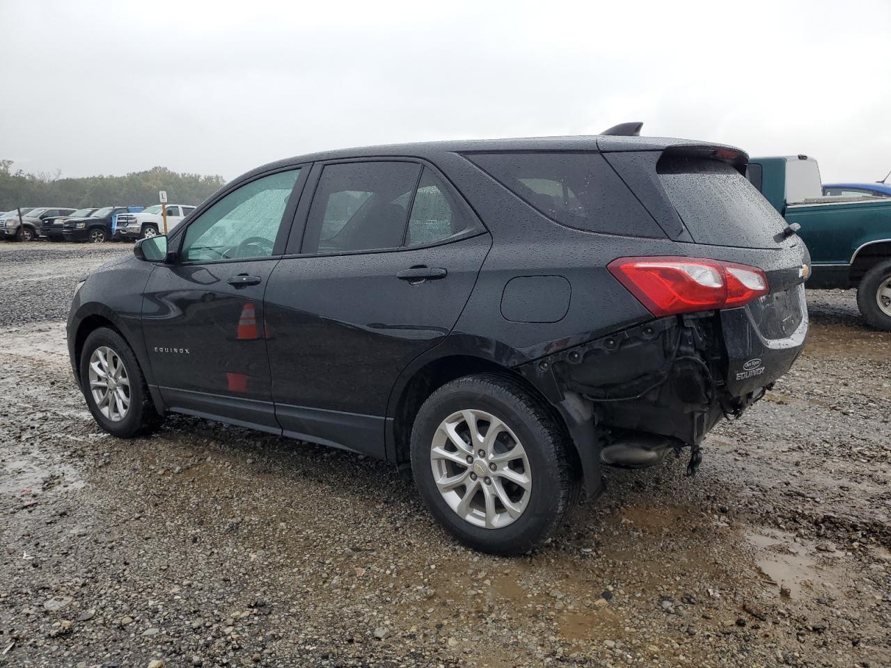 2020 Chevrolet Equinox Ls - Фото 2
