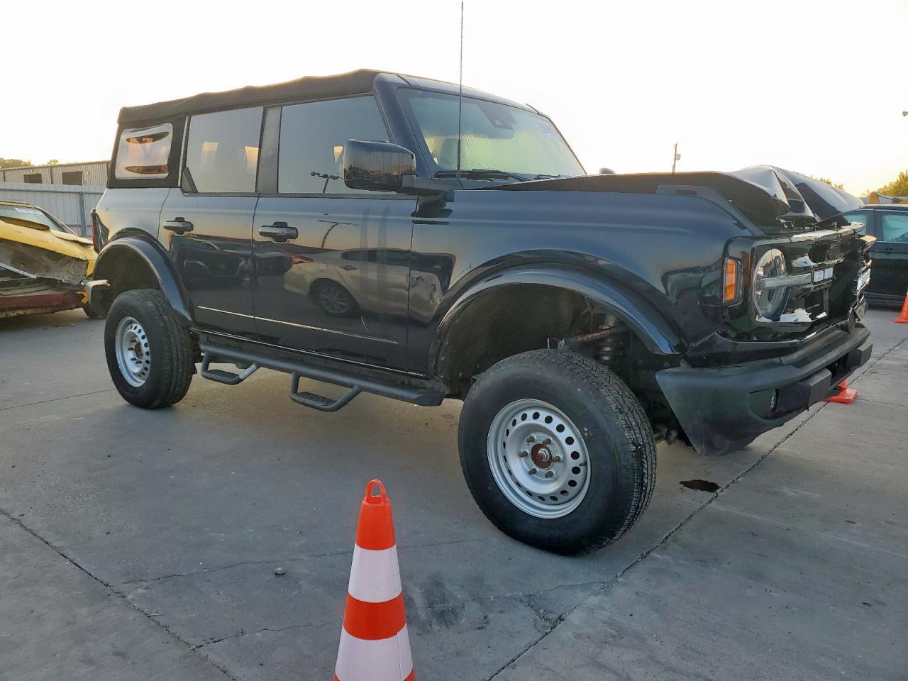 2021 Ford Bronco Base - Фото 4