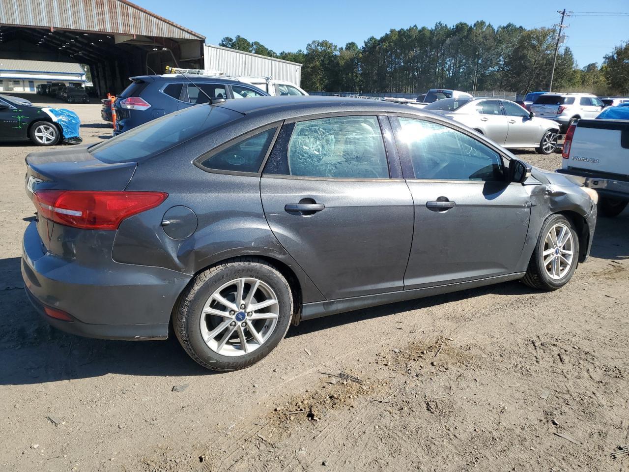 2017 Ford Focus Se - Image 3