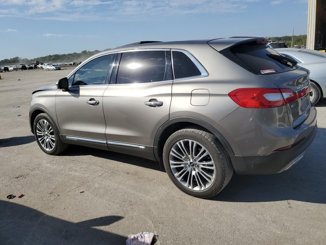 2017 Lincoln Mkx Reserve - Image 2