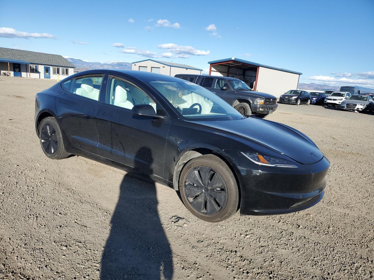 2025 Tesla Model 3 - Фото 4