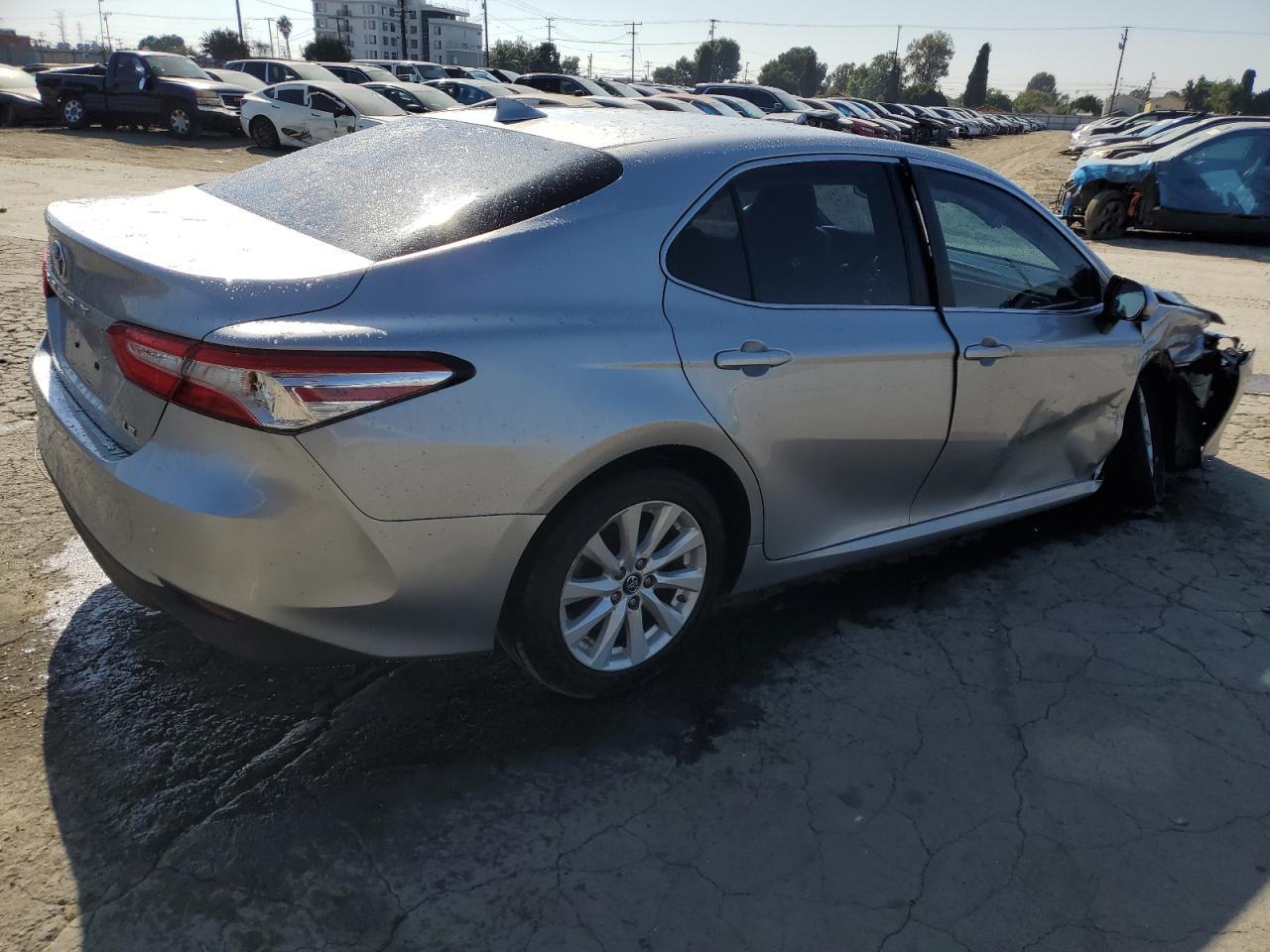 2019 Toyota Camry L - Фото 3