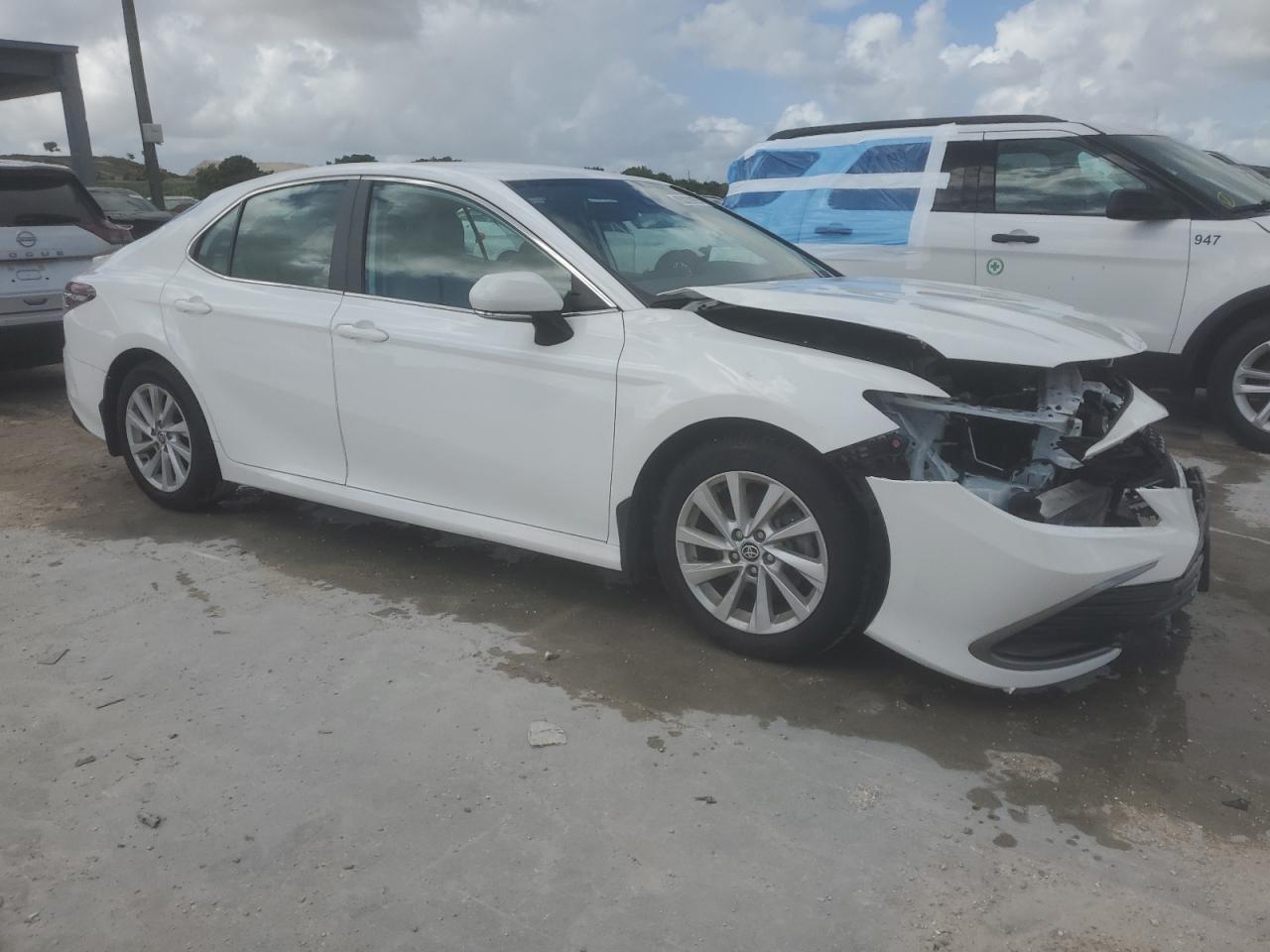 2022 Toyota Camry Le - Image 4