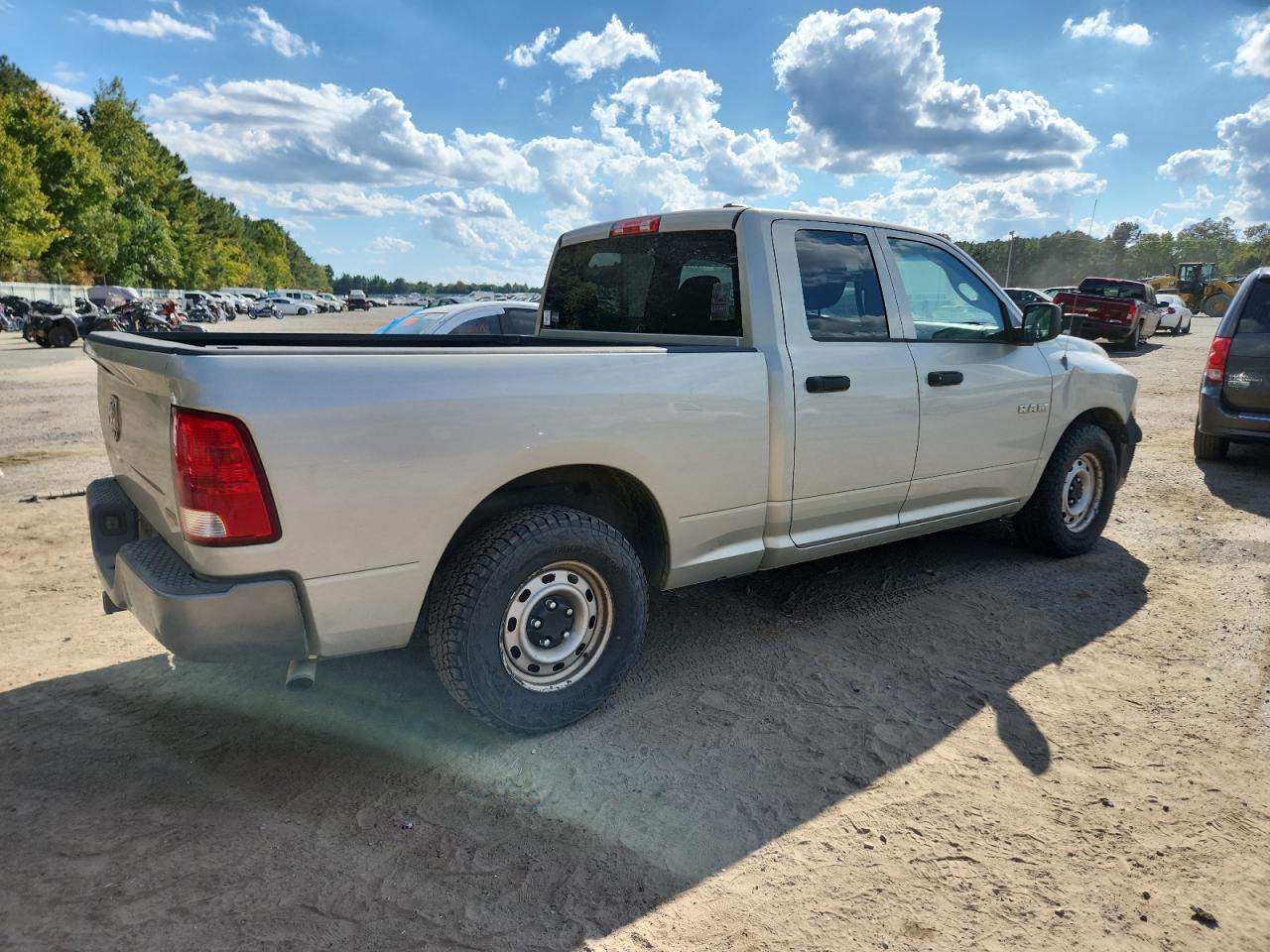 2010 Dodge Ram 1500 - Фото 3