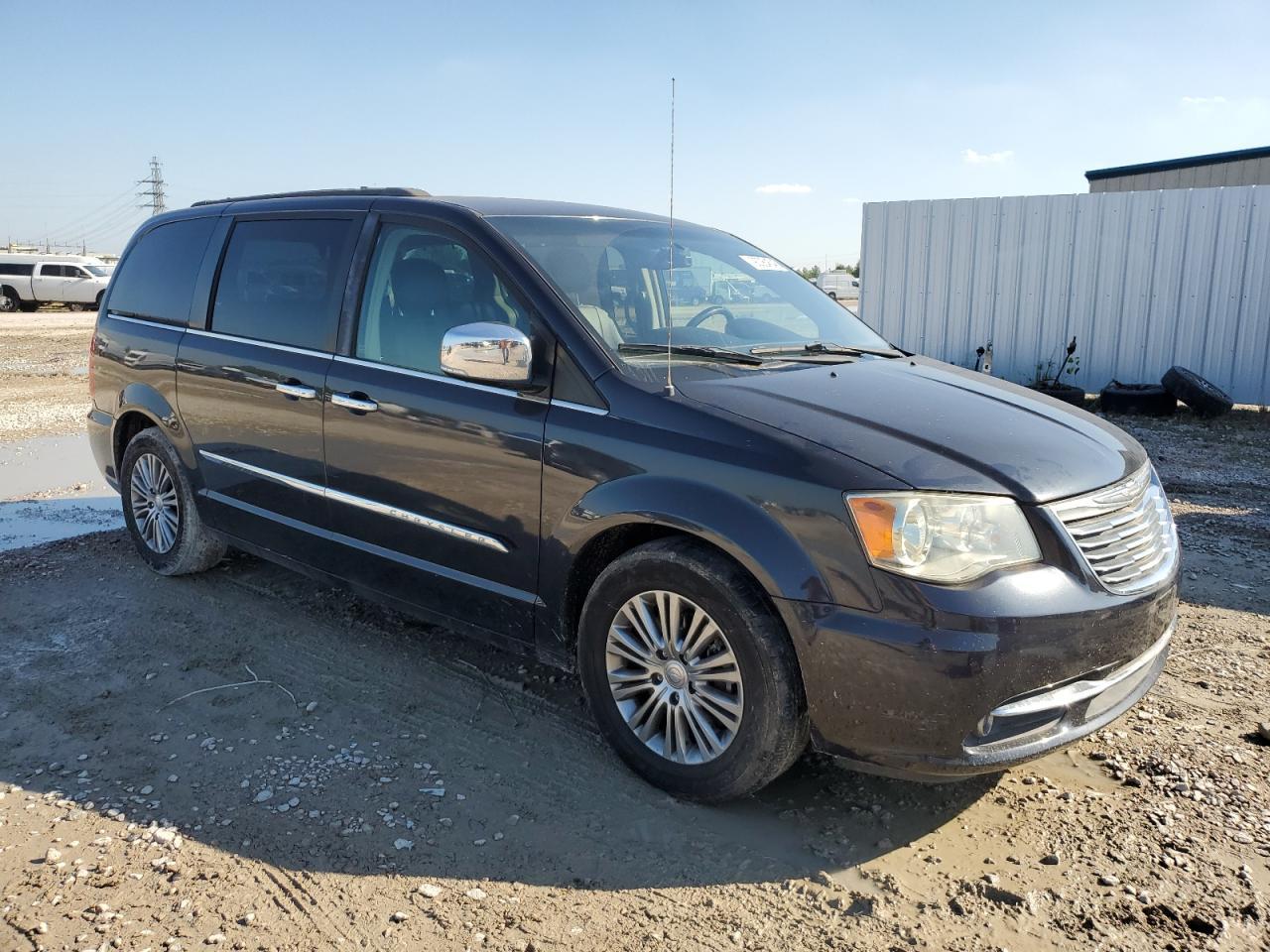2014 Chrysler Town & Country Touring L - Фото 4
