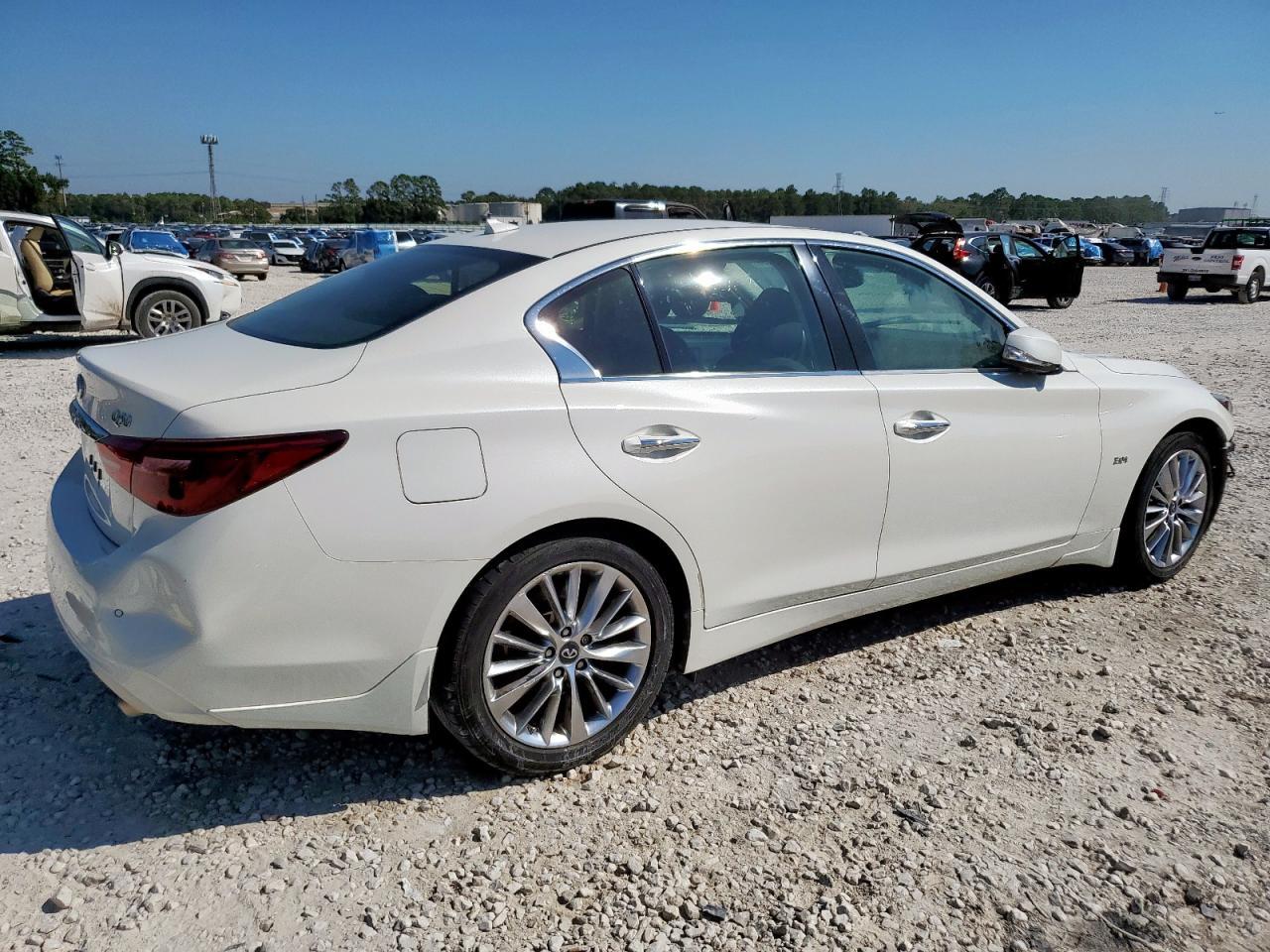 2018 Infiniti Q50 Luxe - Image 3