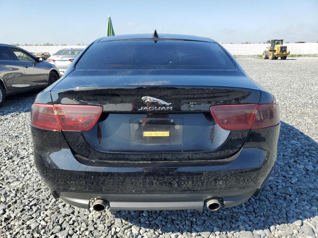 2017 Jaguar Xe - Фото 6