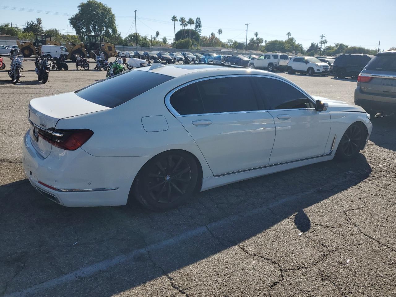 2021 BMW 740 I - Фото 3