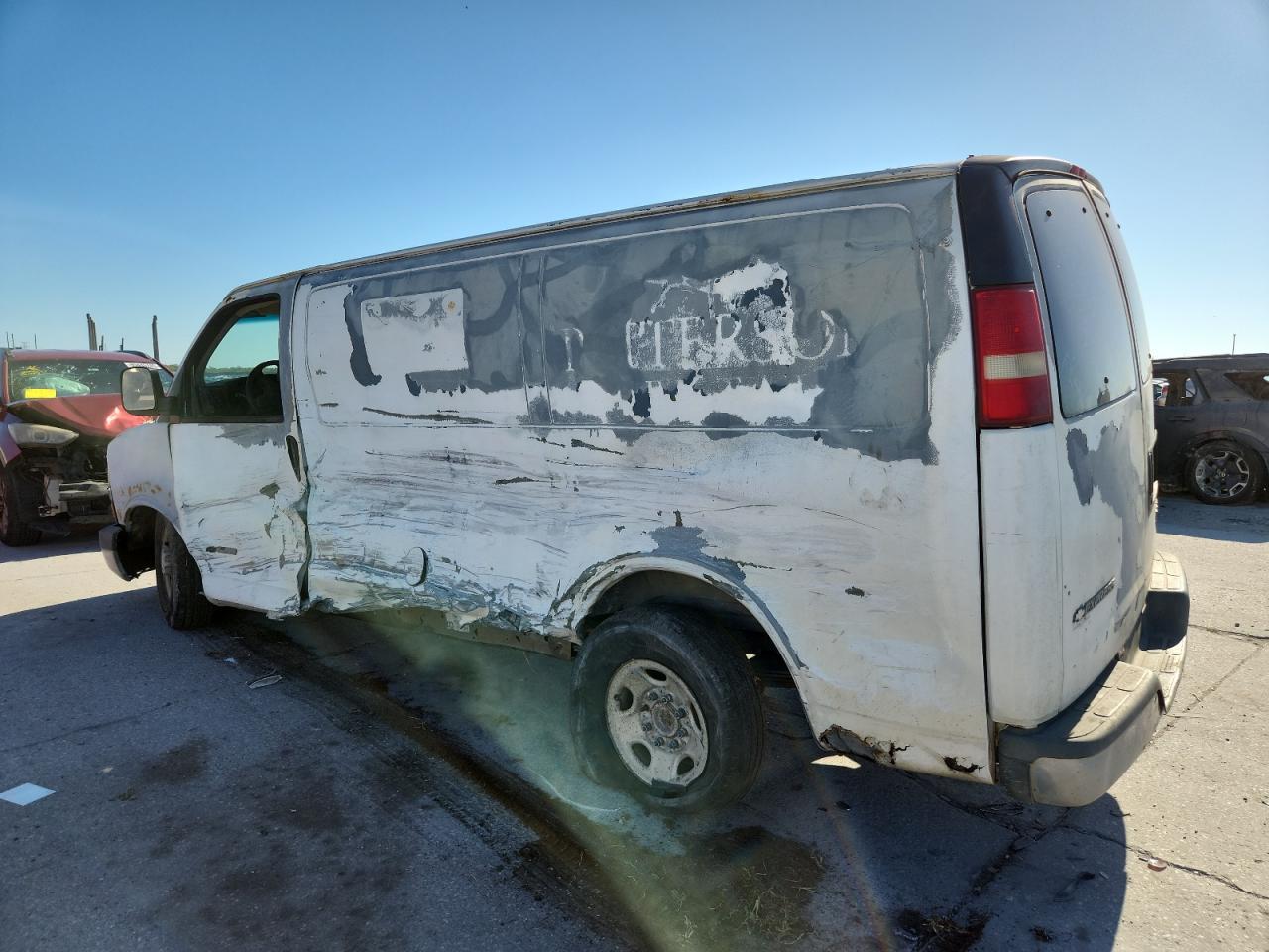 2006 Chevrolet Express G2500 - Image 2