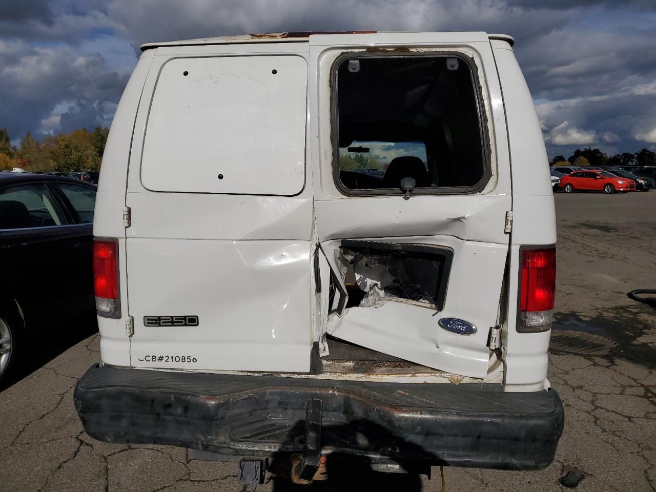 2000 Ford Econoline E250 Van - Фото 6