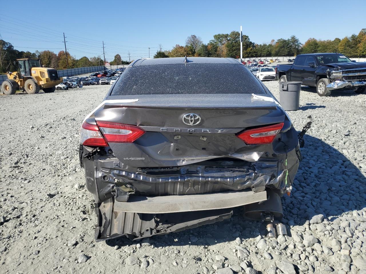 2020 Toyota Camry Se - Фото 6
